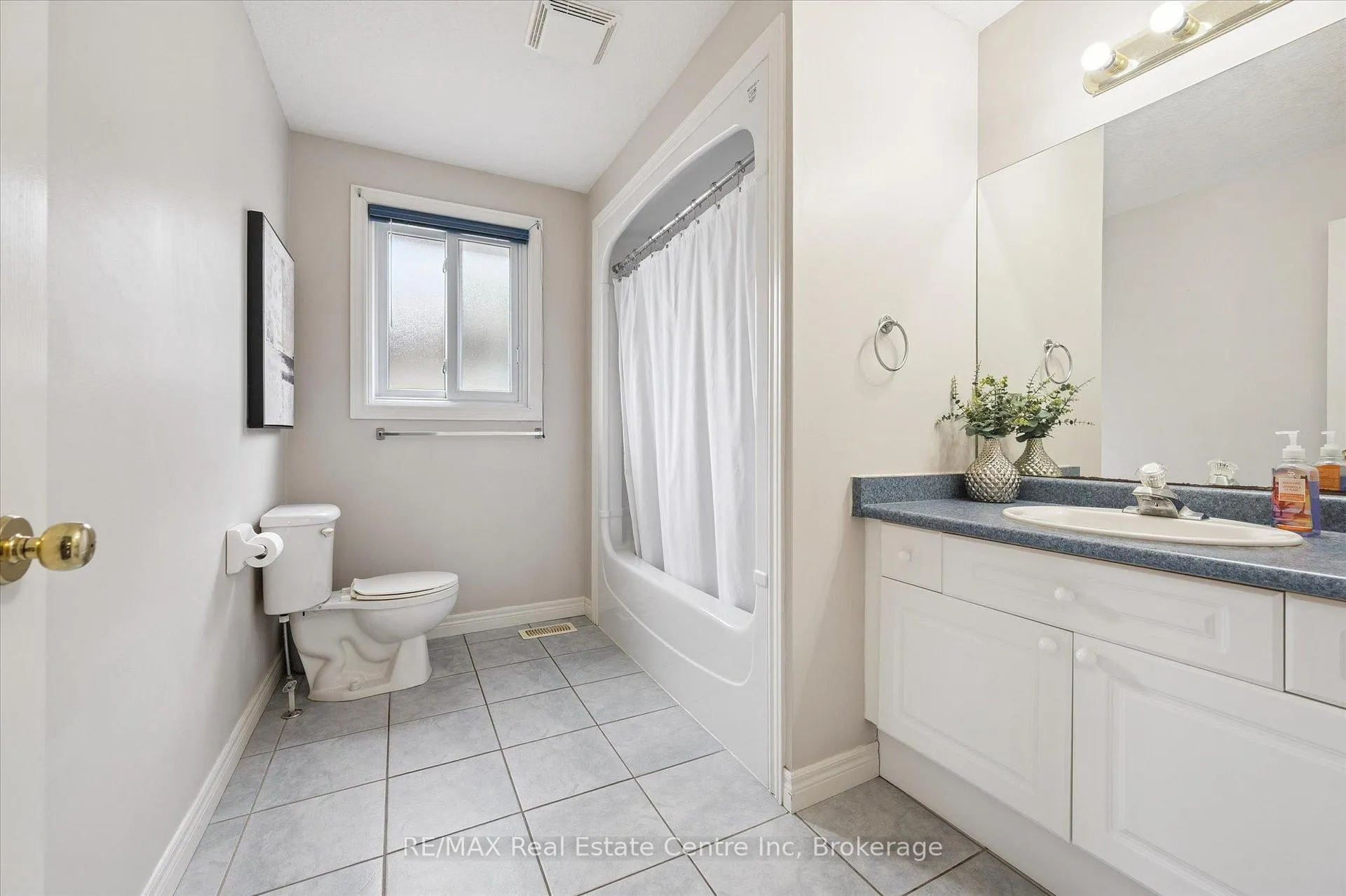 Photo 20 of 266 Briarmeadow Drive, Kitchener, Idlewood — HOMEH