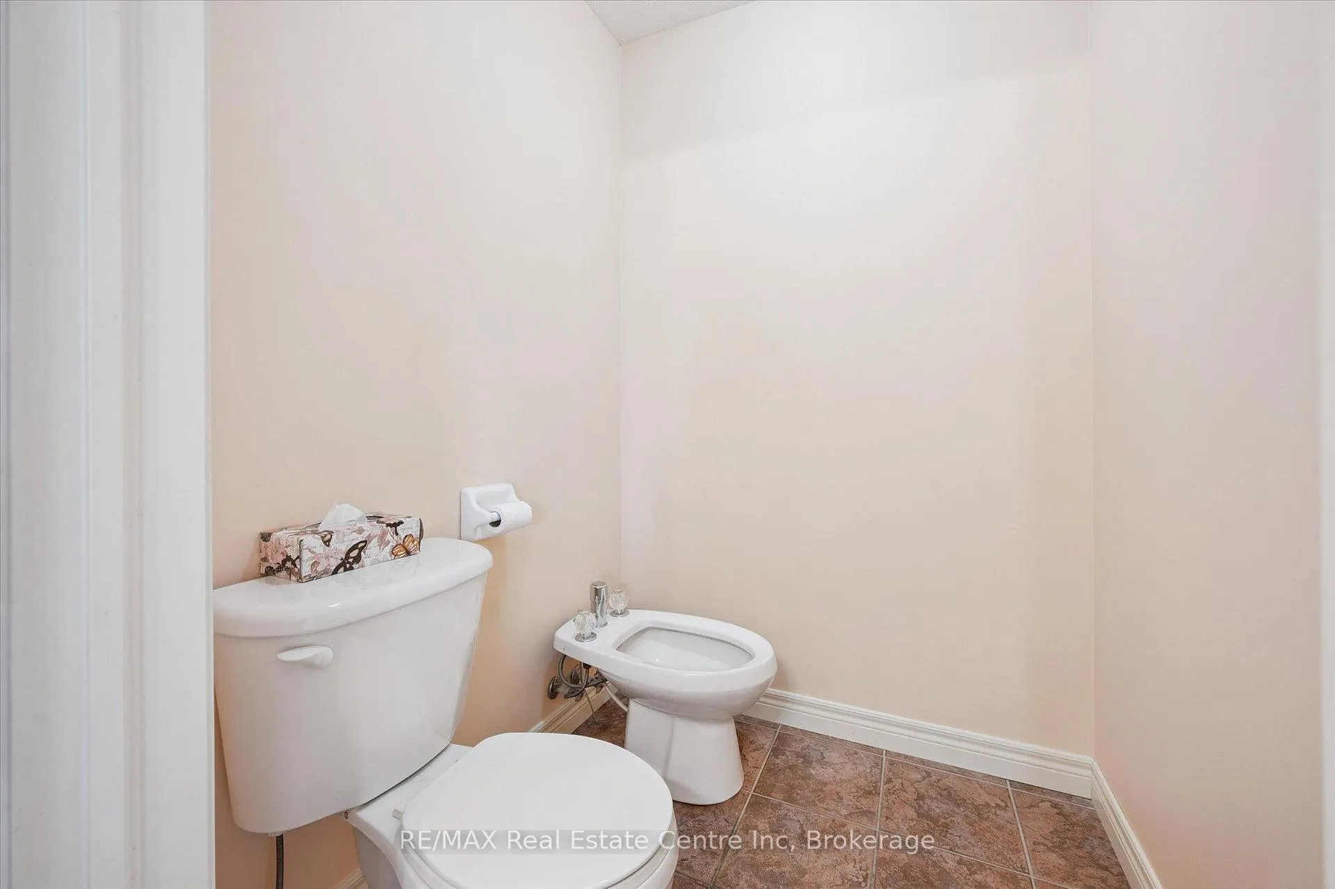 Photo 21 of 266 Briarmeadow Drive, Kitchener, Idlewood — HOMEH