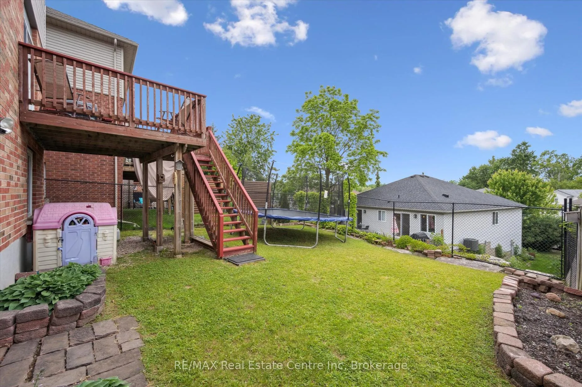 Photo 26 of 266 Briarmeadow Drive, Kitchener, Idlewood — HOMEH