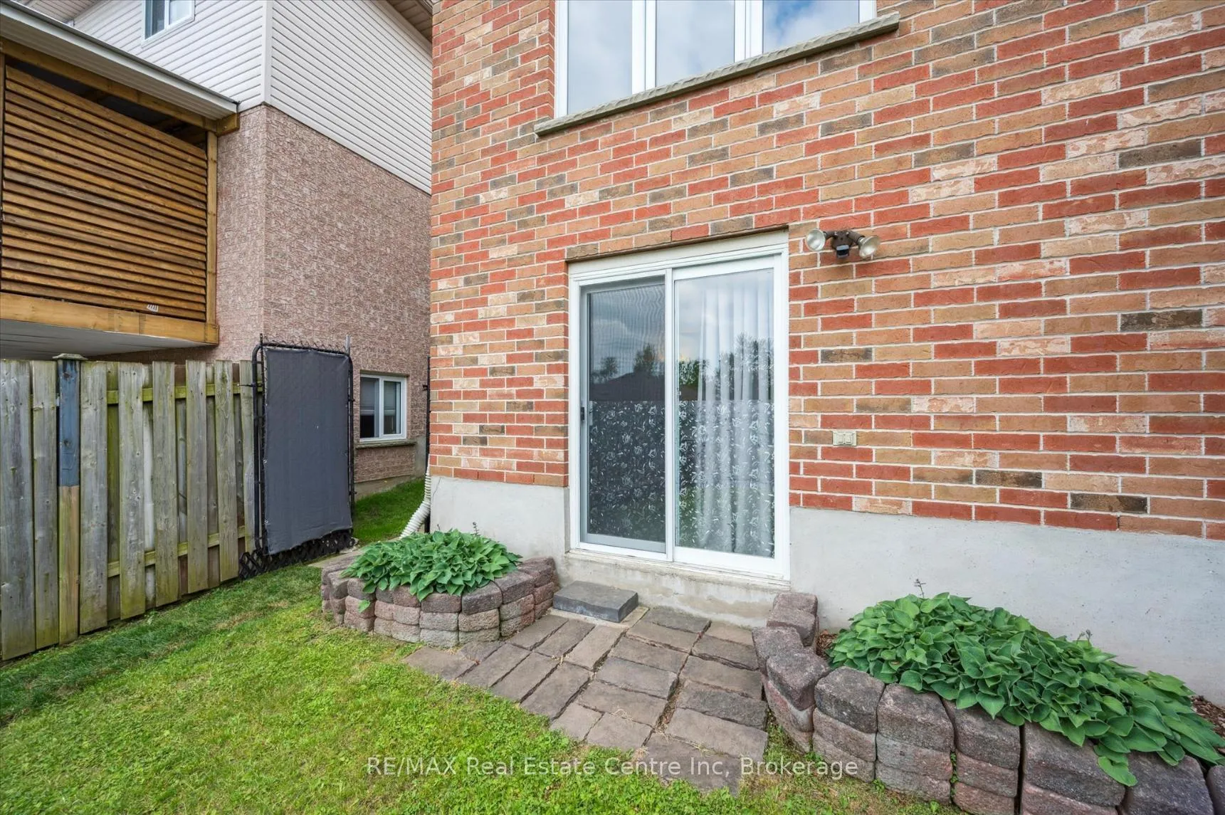 Photo 27 of 266 Briarmeadow Drive, Kitchener, Idlewood — HOMEH