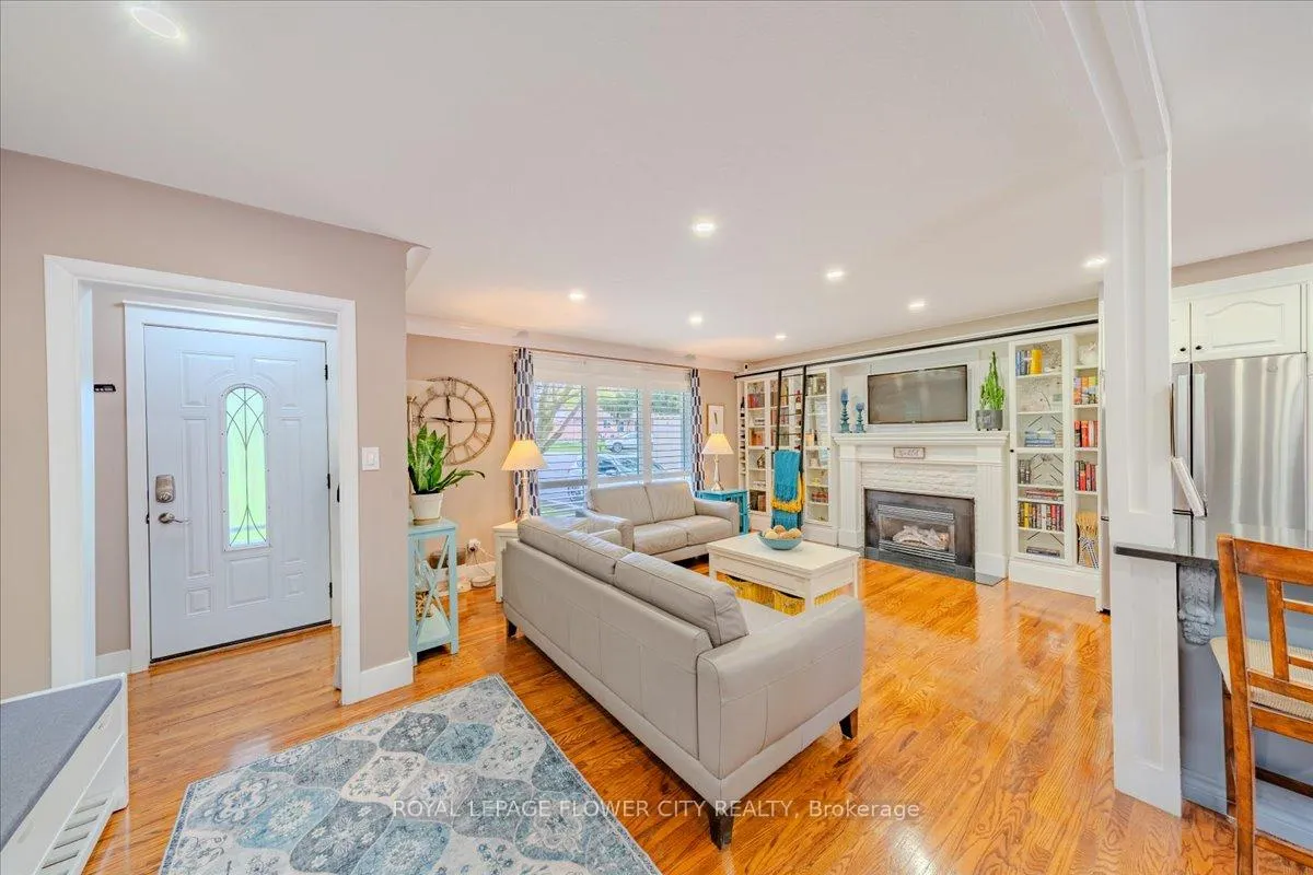 Photo 3 of 3511 Catherine Street, Thames Centre, Rural Thames Centre — HOMEH