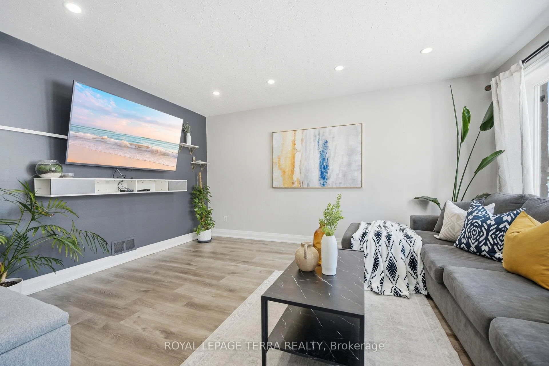 Photo 6 of 742 Ritson Road S, Oshawa, Lakeview — HOMEH