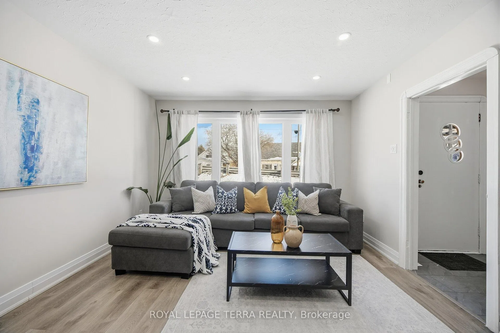 Photo 8 of 742 Ritson Road S, Oshawa, Lakeview — HOMEH