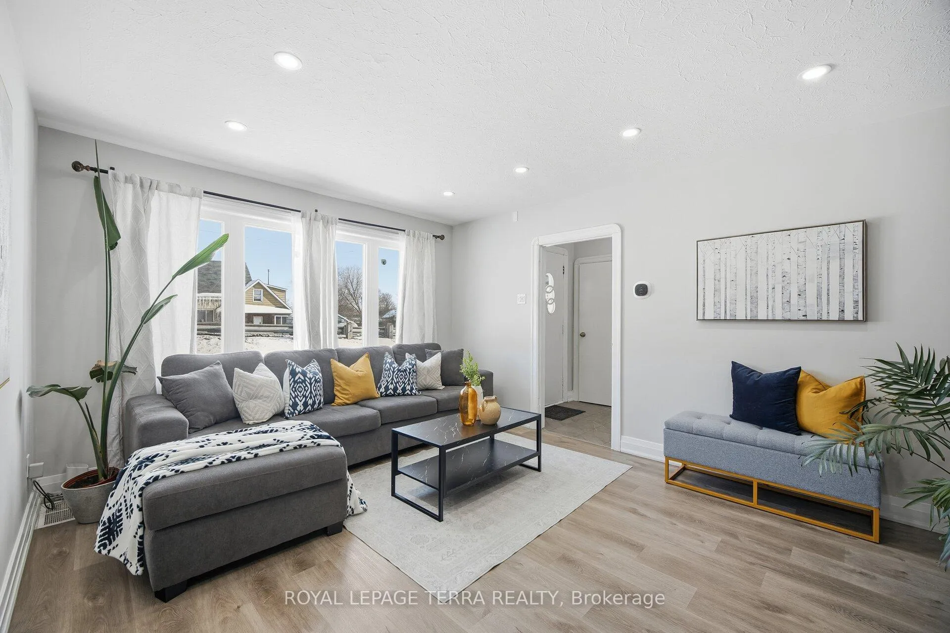 Photo 9 of 742 Ritson Road S, Oshawa, Lakeview — HOMEH