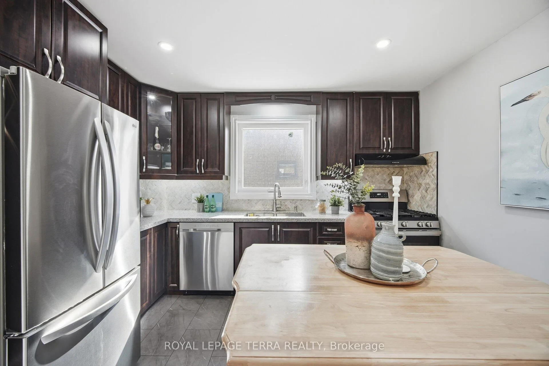 Photo 12 of 742 Ritson Road S, Oshawa, Lakeview — HOMEH