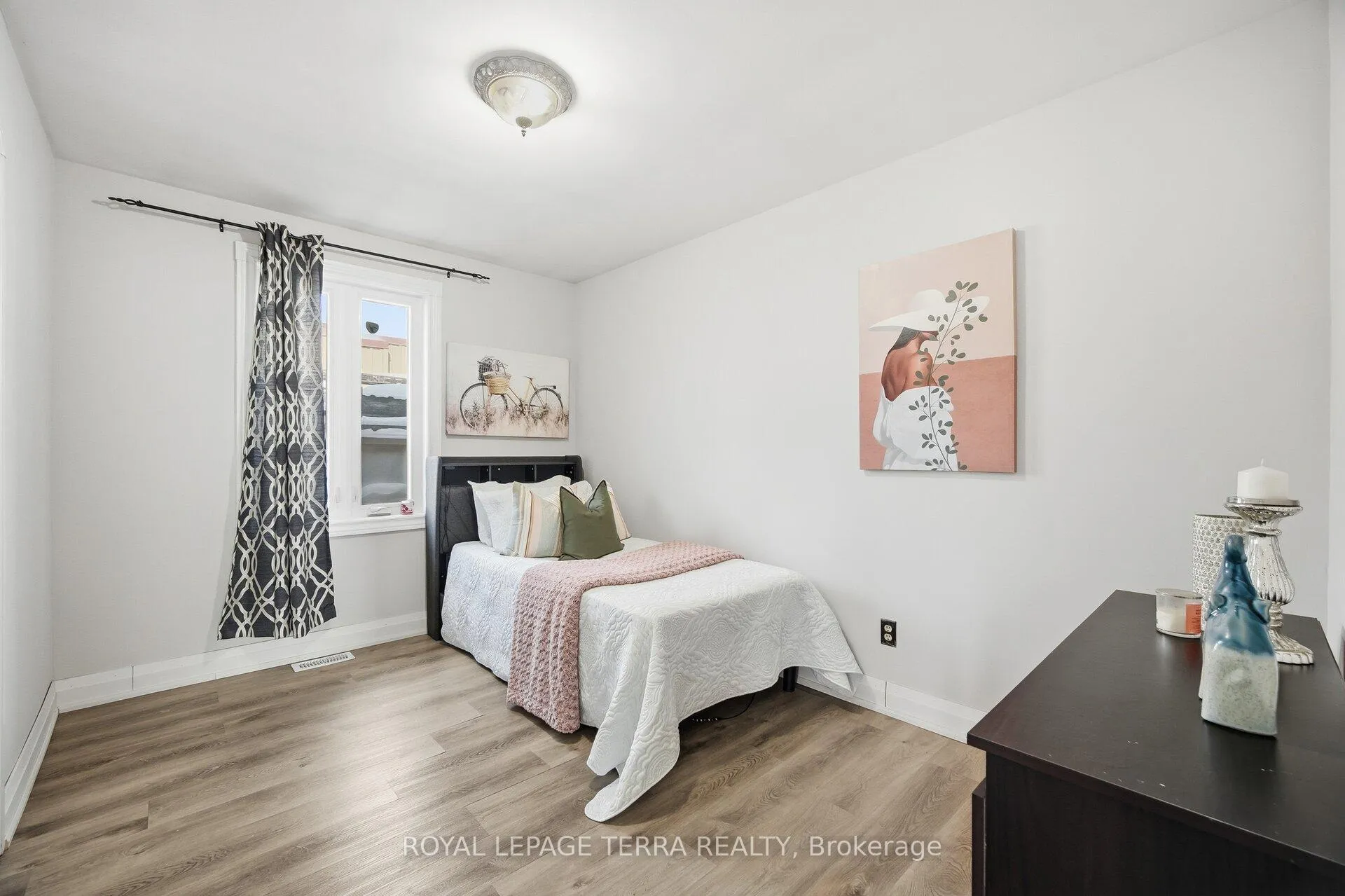 Photo 22 of 742 Ritson Road S, Oshawa, Lakeview — HOMEH