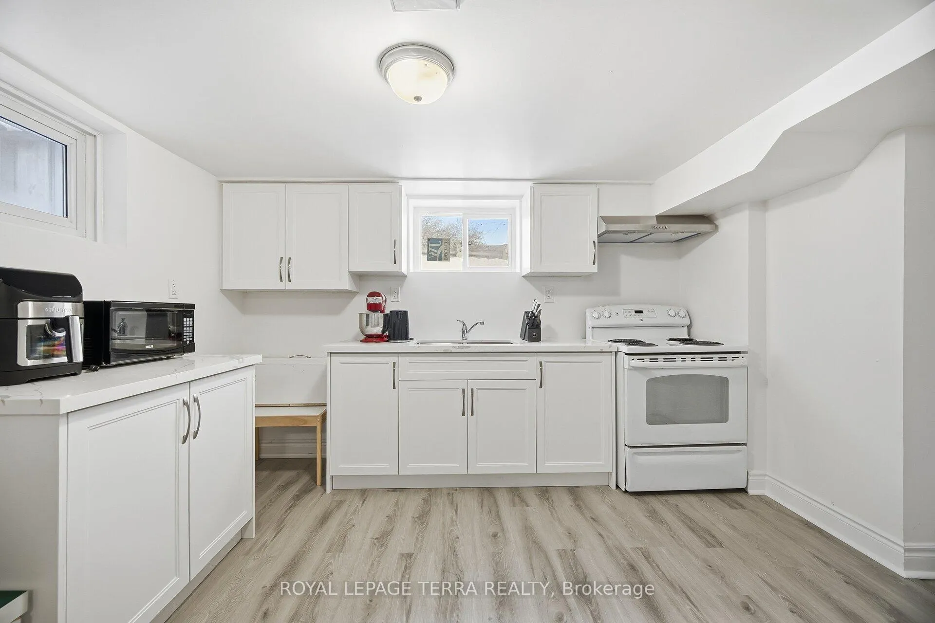 Photo 27 of 742 Ritson Road S, Oshawa, Lakeview — HOMEH