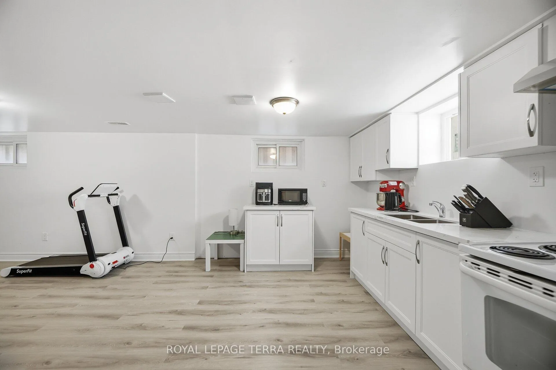 Photo 28 of 742 Ritson Road S, Oshawa, Lakeview — HOMEH