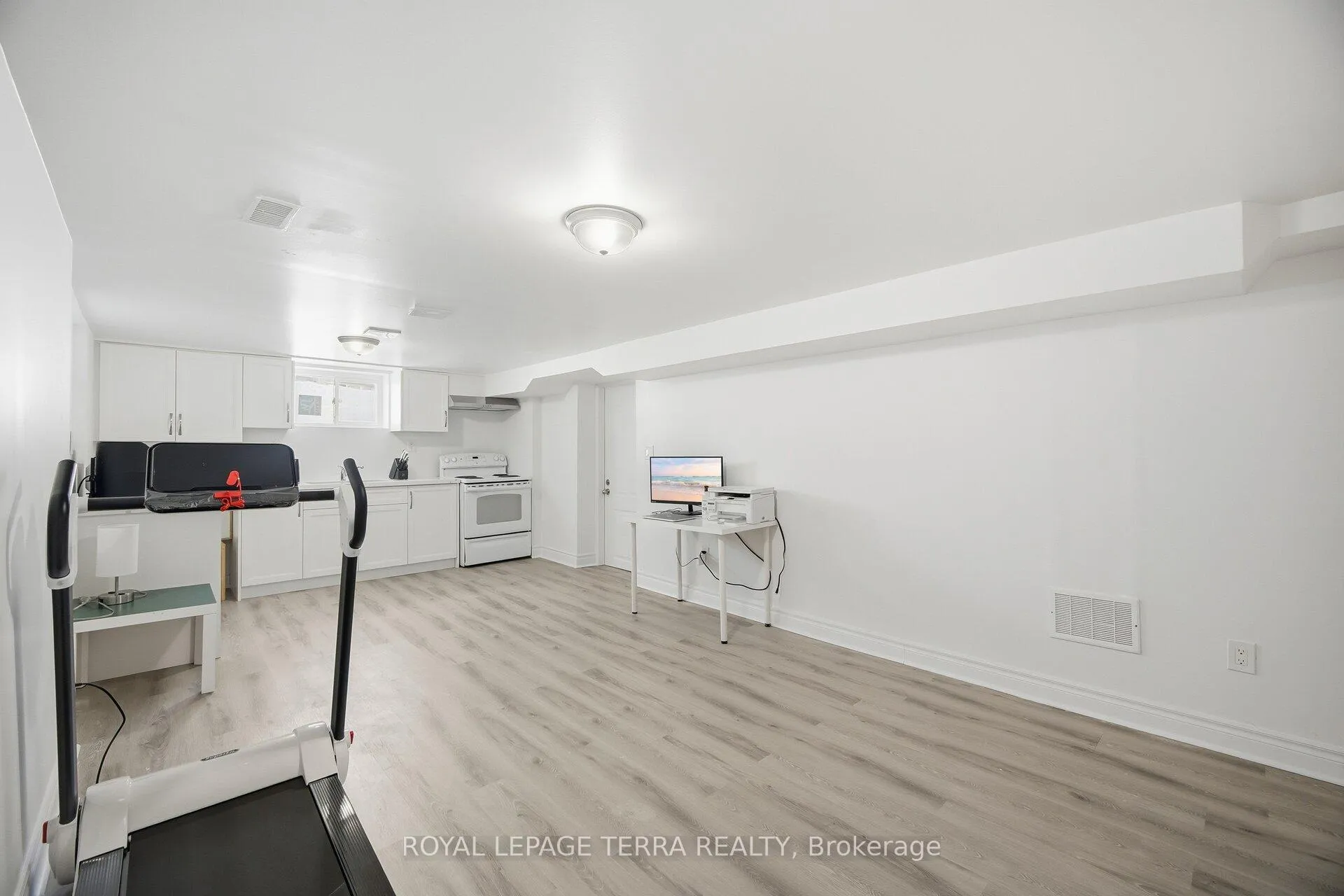 Photo 31 of 742 Ritson Road S, Oshawa, Lakeview — HOMEH