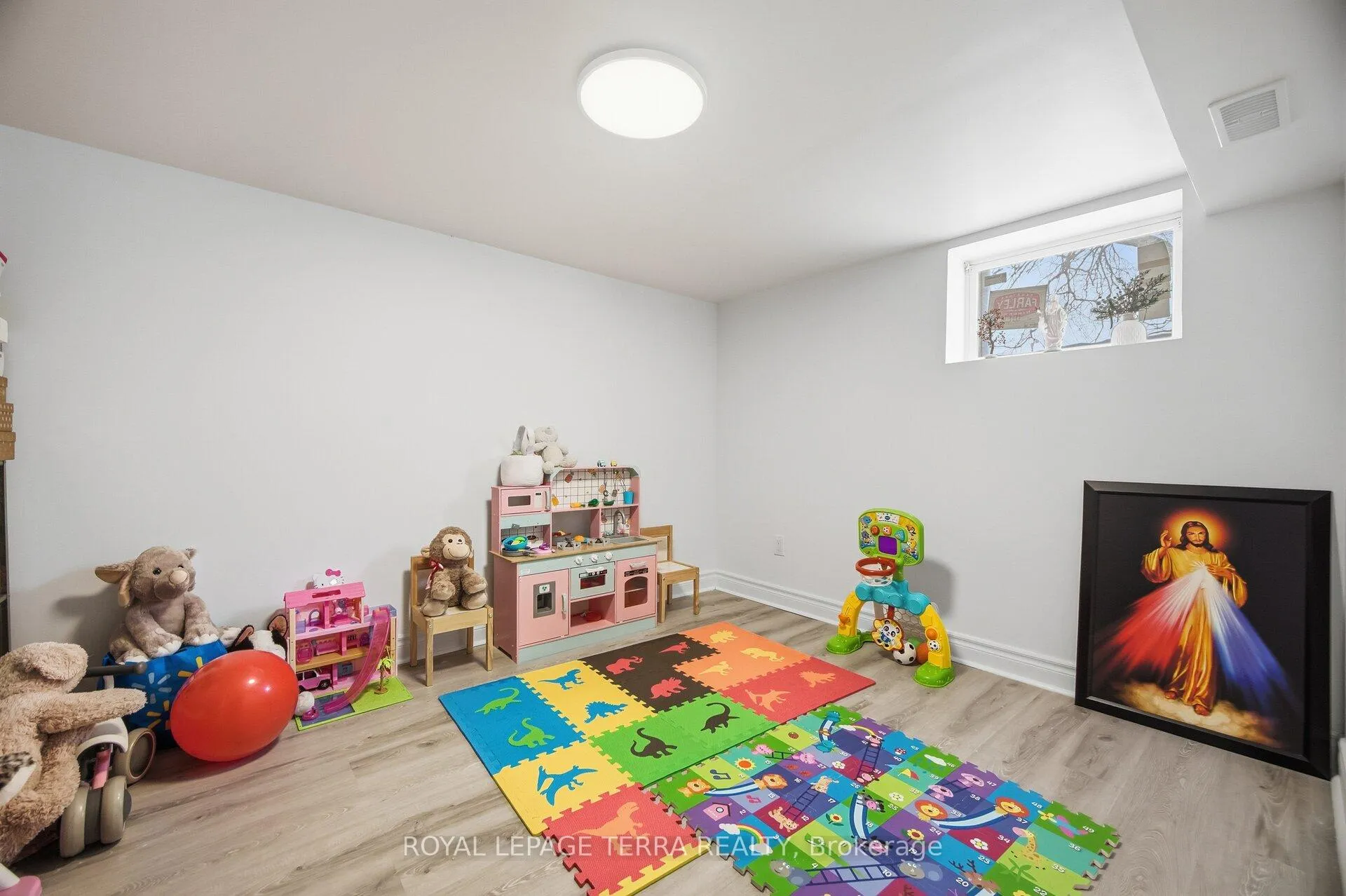 Photo 34 of 742 Ritson Road S, Oshawa, Lakeview — HOMEH