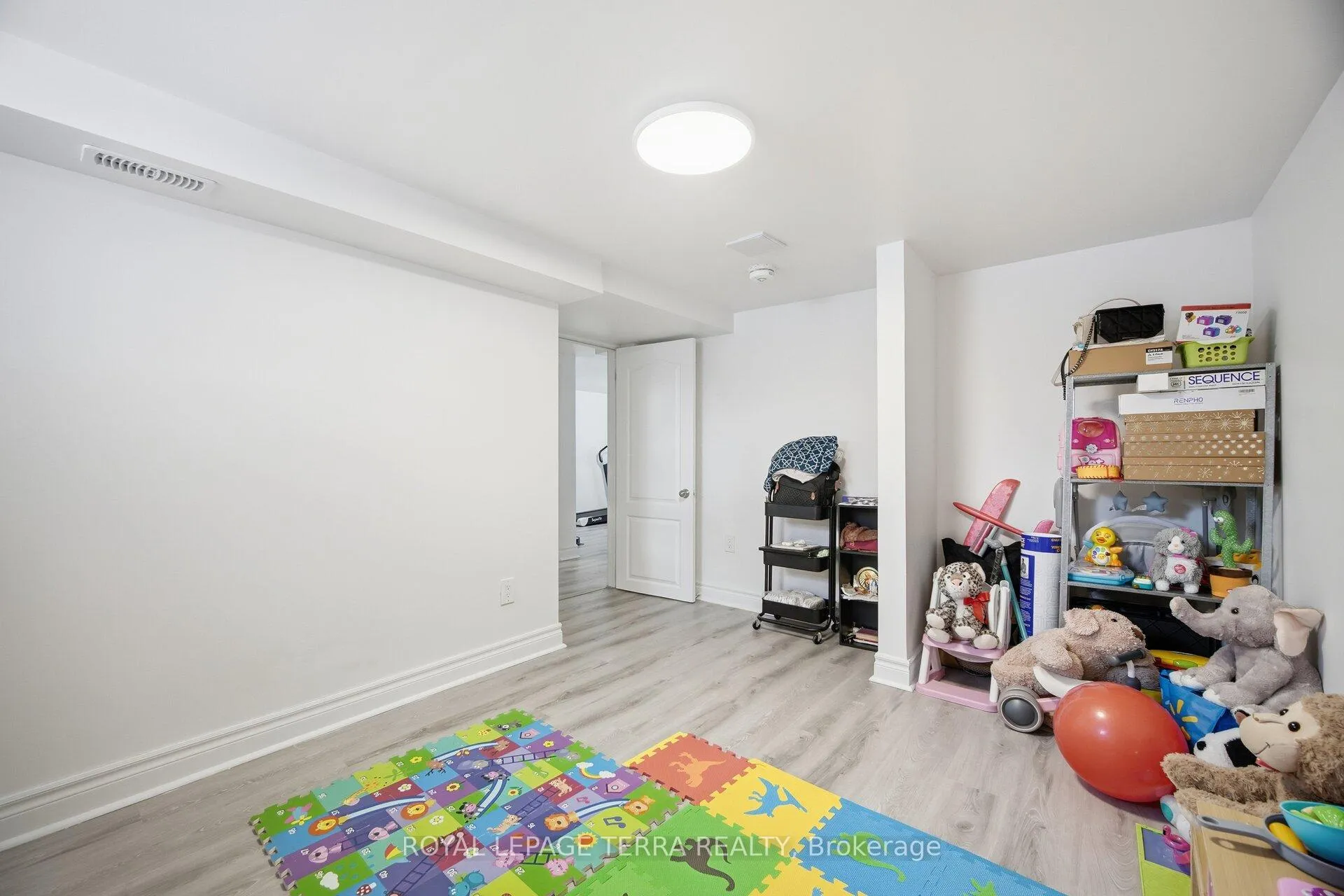 Photo 35 of 742 Ritson Road S, Oshawa, Lakeview — HOMEH