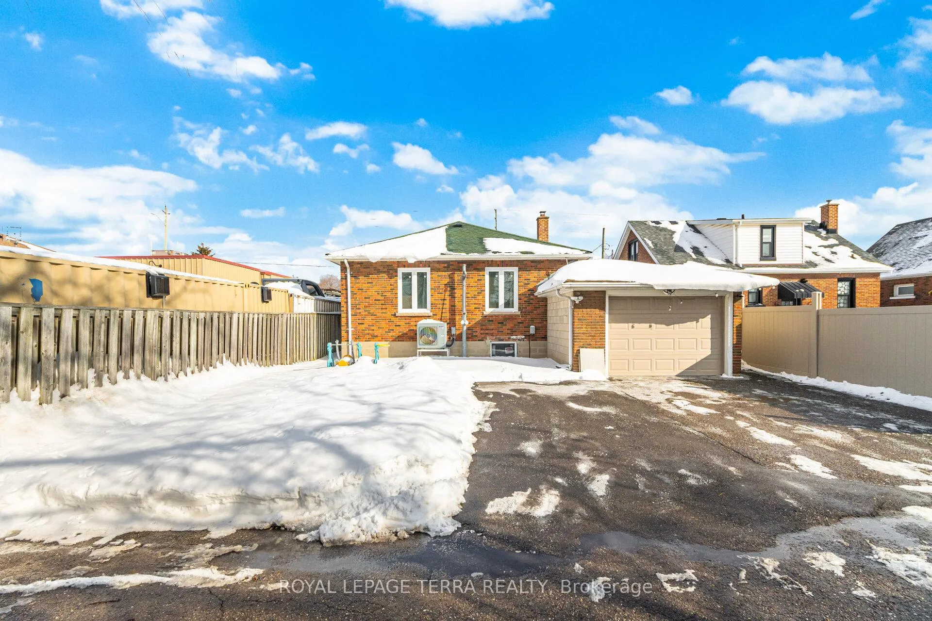 Photo 42 of 742 Ritson Road S, Oshawa, Lakeview — HOMEH