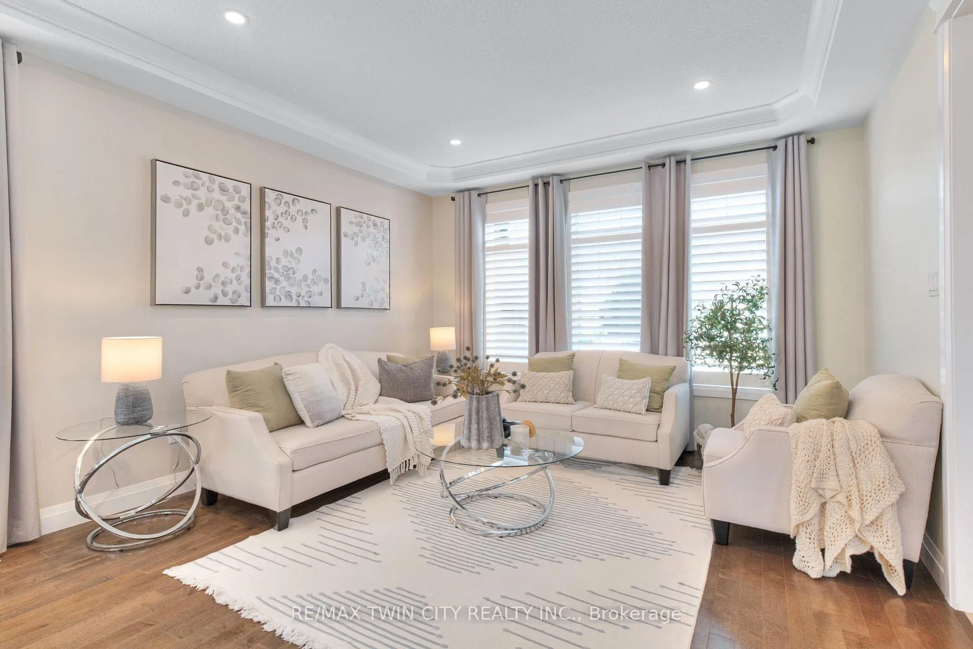 Photo 9 of 228 Evens Pond Crescent, Kitchener — HOMEH