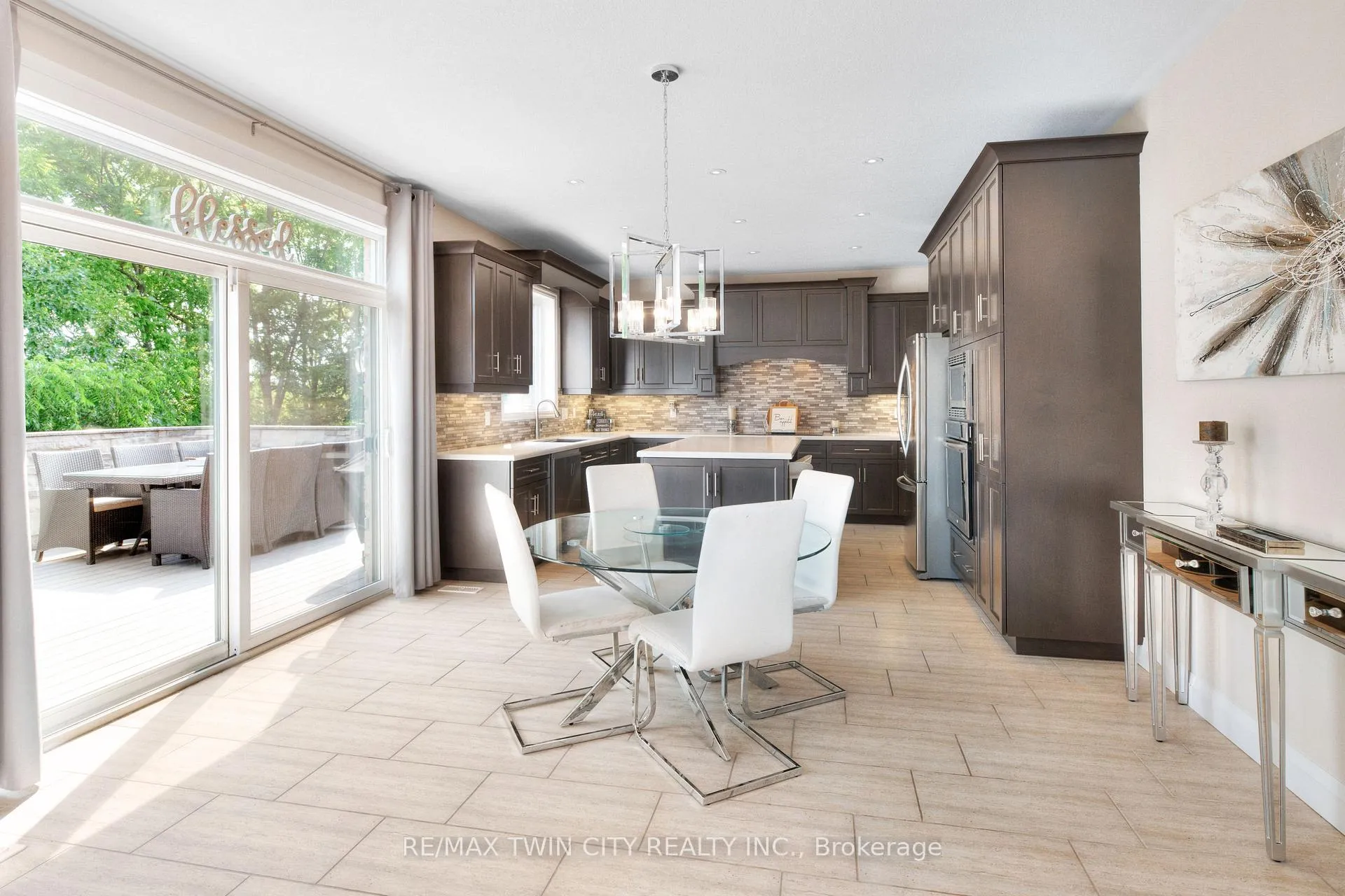Photo 10 of 228 Evens Pond Crescent, Kitchener — HOMEH