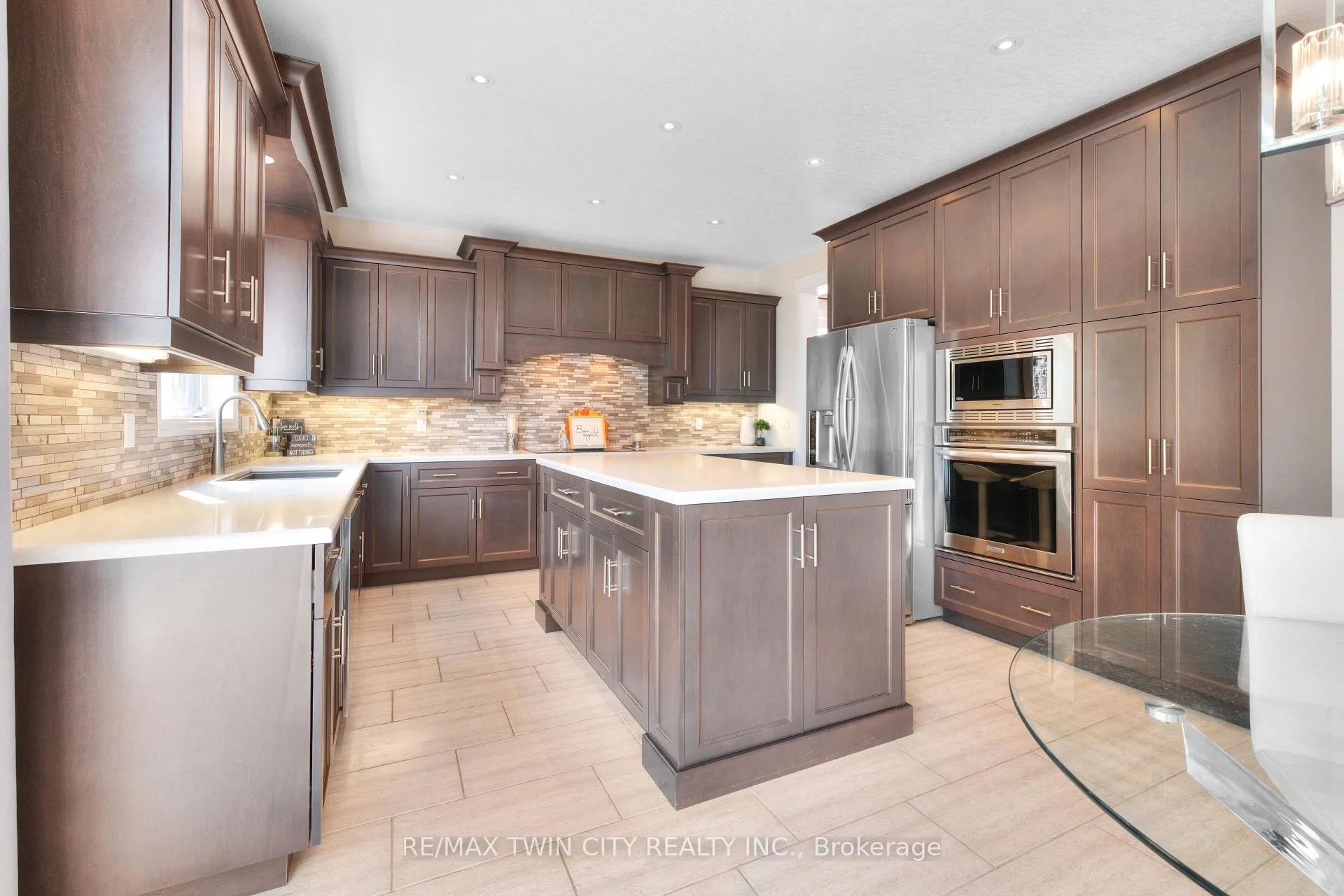 Photo 12 of 228 Evens Pond Crescent, Kitchener — HOMEH