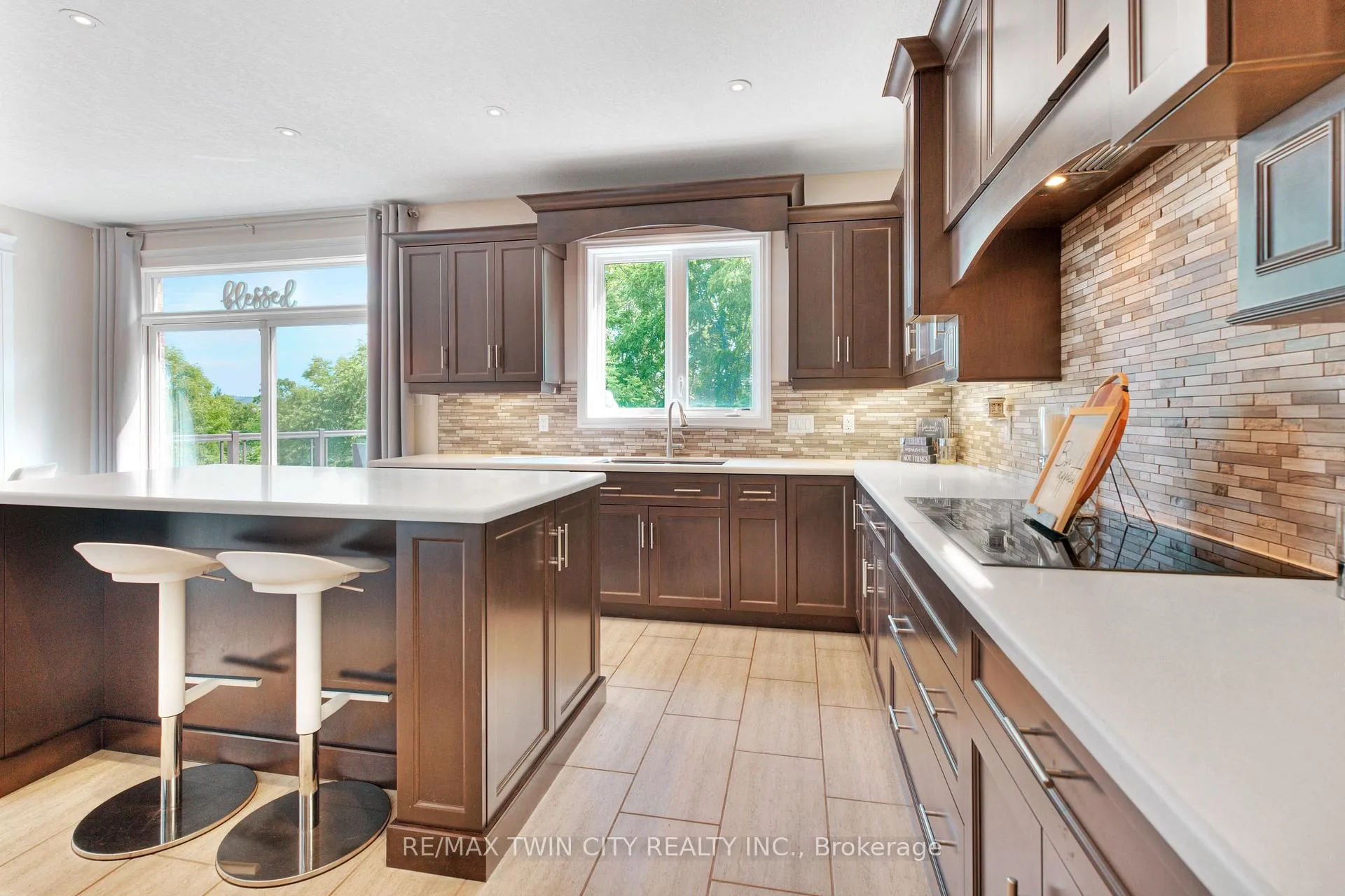 Photo 14 of 228 Evens Pond Crescent, Kitchener — HOMEH