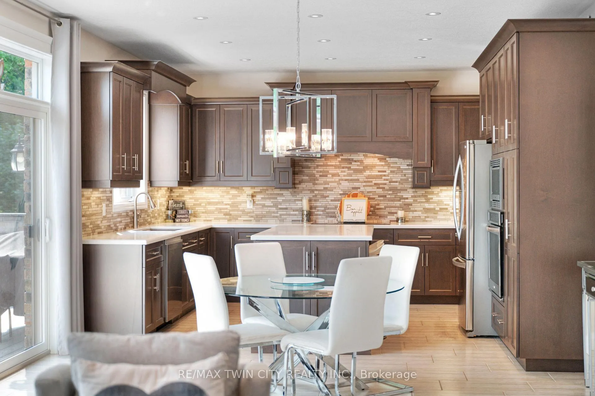 Photo 15 of 228 Evens Pond Crescent, Kitchener — HOMEH