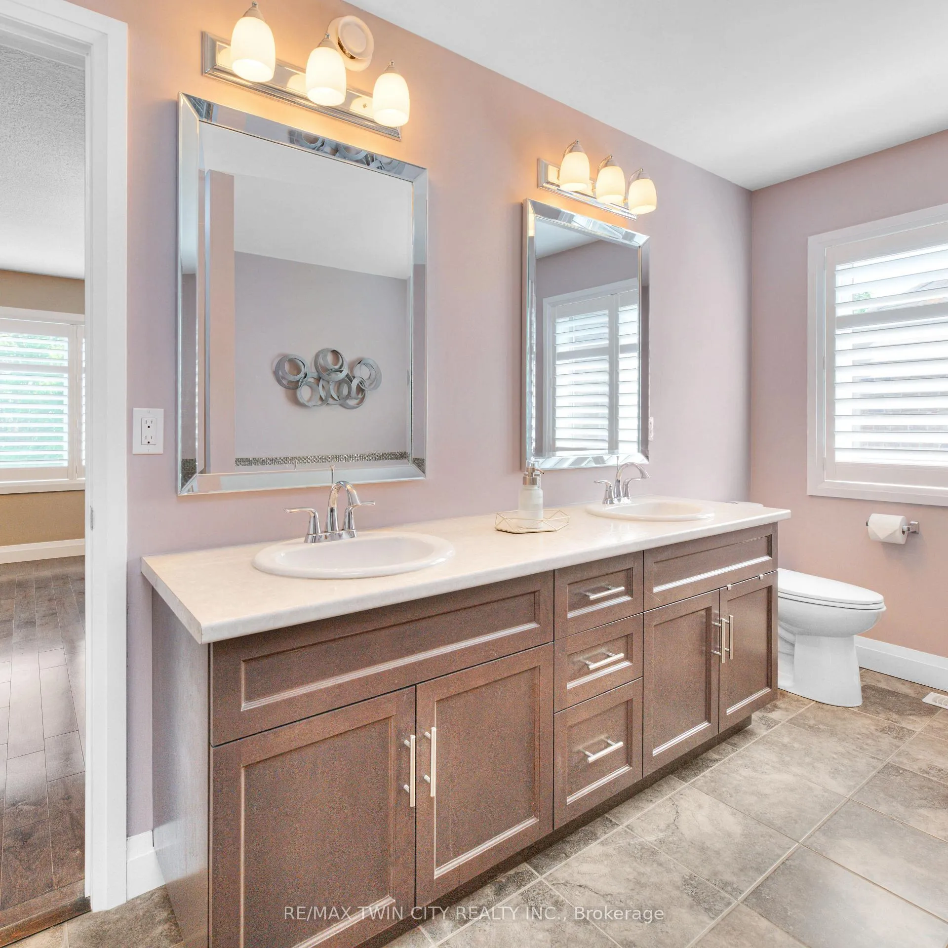 Photo 22 of 228 Evens Pond Crescent, Kitchener — HOMEH