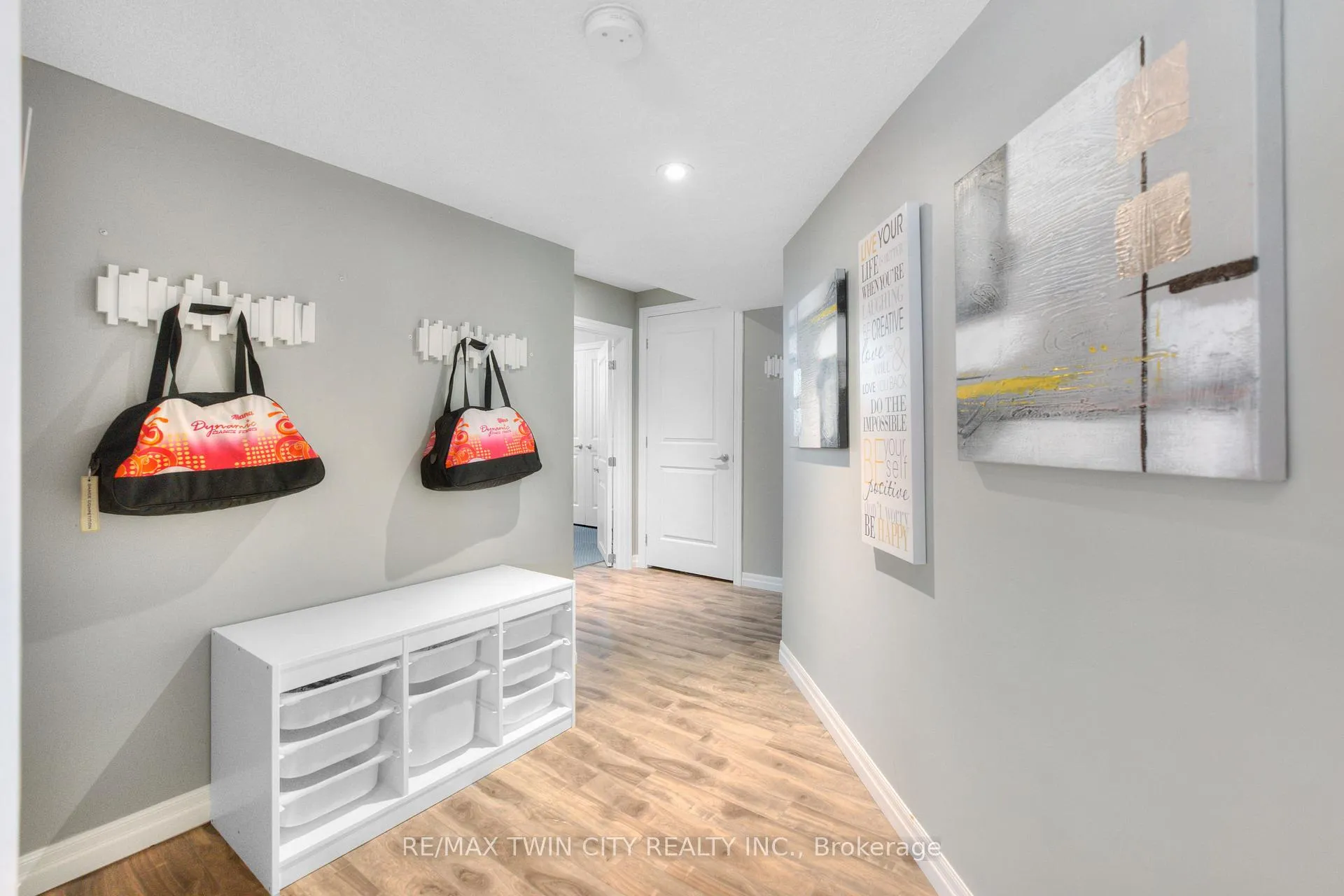 Photo 28 of 228 Evens Pond Crescent, Kitchener — HOMEH