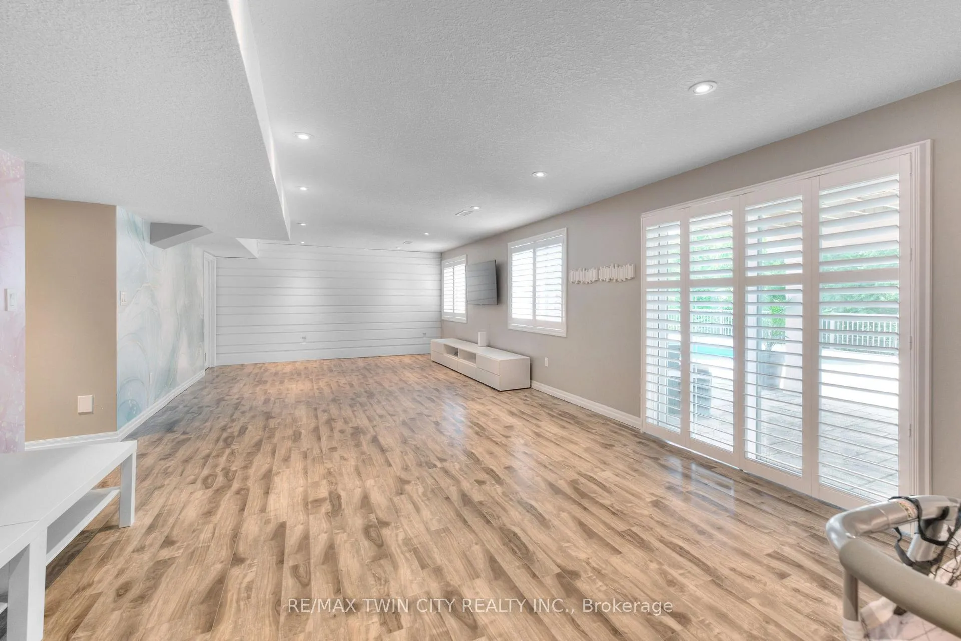 Photo 31 of 228 Evens Pond Crescent, Kitchener — HOMEH