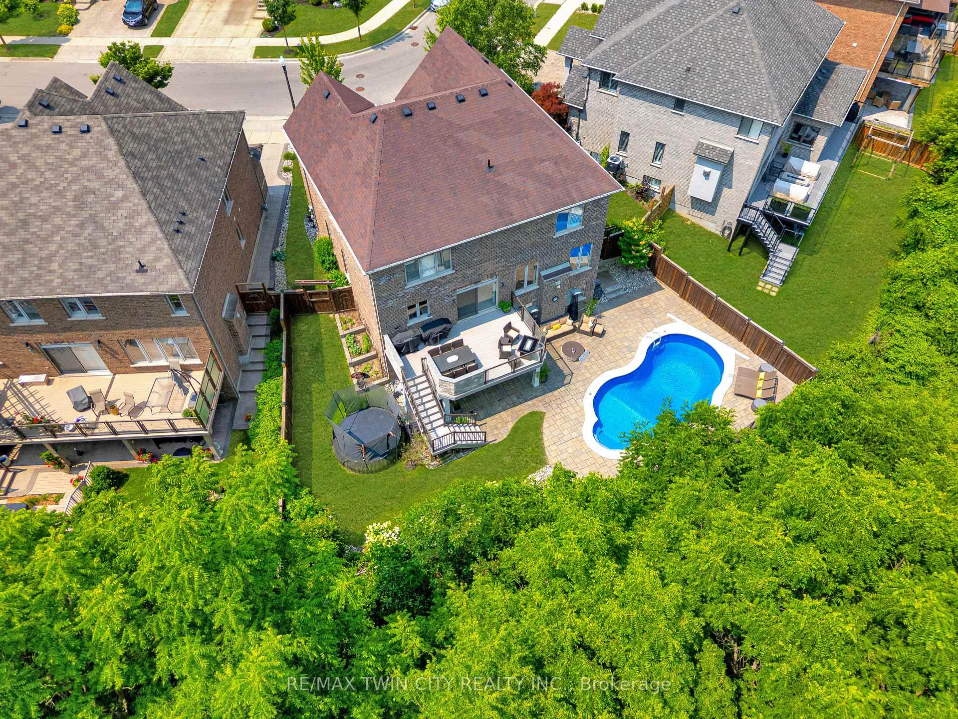 Photo 45 of 228 Evens Pond Crescent, Kitchener — HOMEH