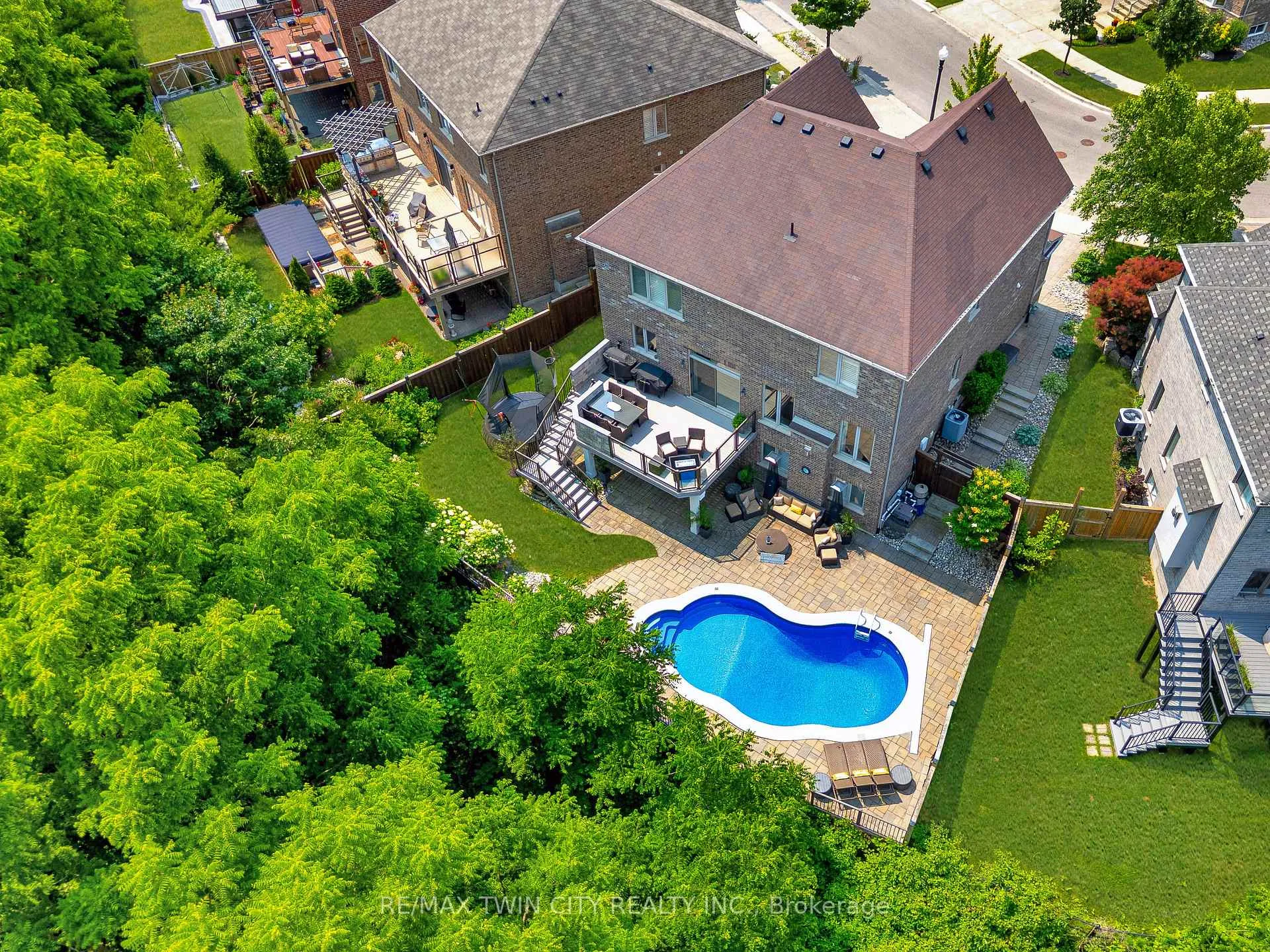 Photo 46 of 228 Evens Pond Crescent, Kitchener — HOMEH