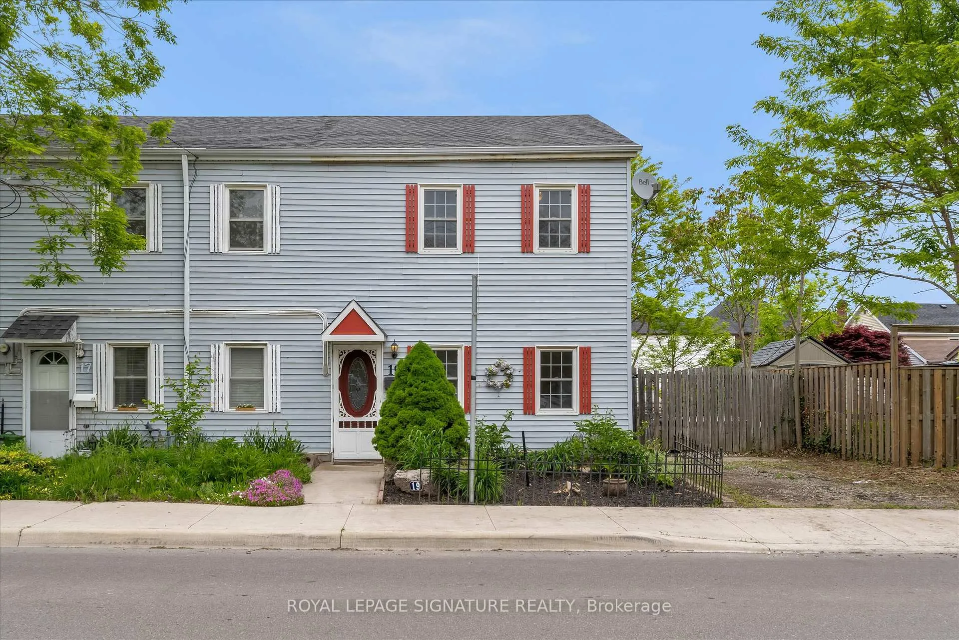 Photo 3 of 19 Strachan Street E, Hamilton, North End — HOMEH