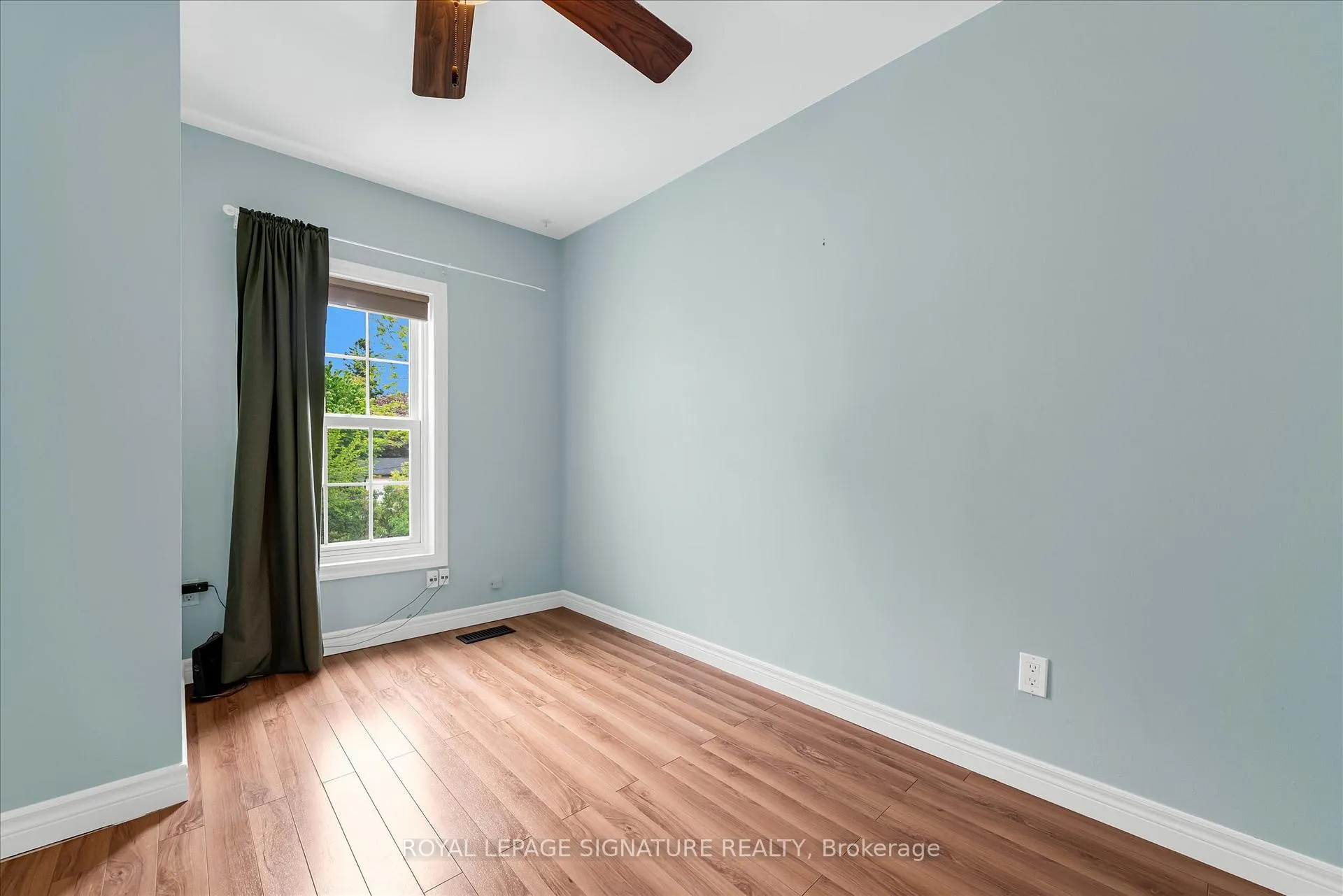 Photo 22 of 19 Strachan Street E, Hamilton, North End — HOMEH