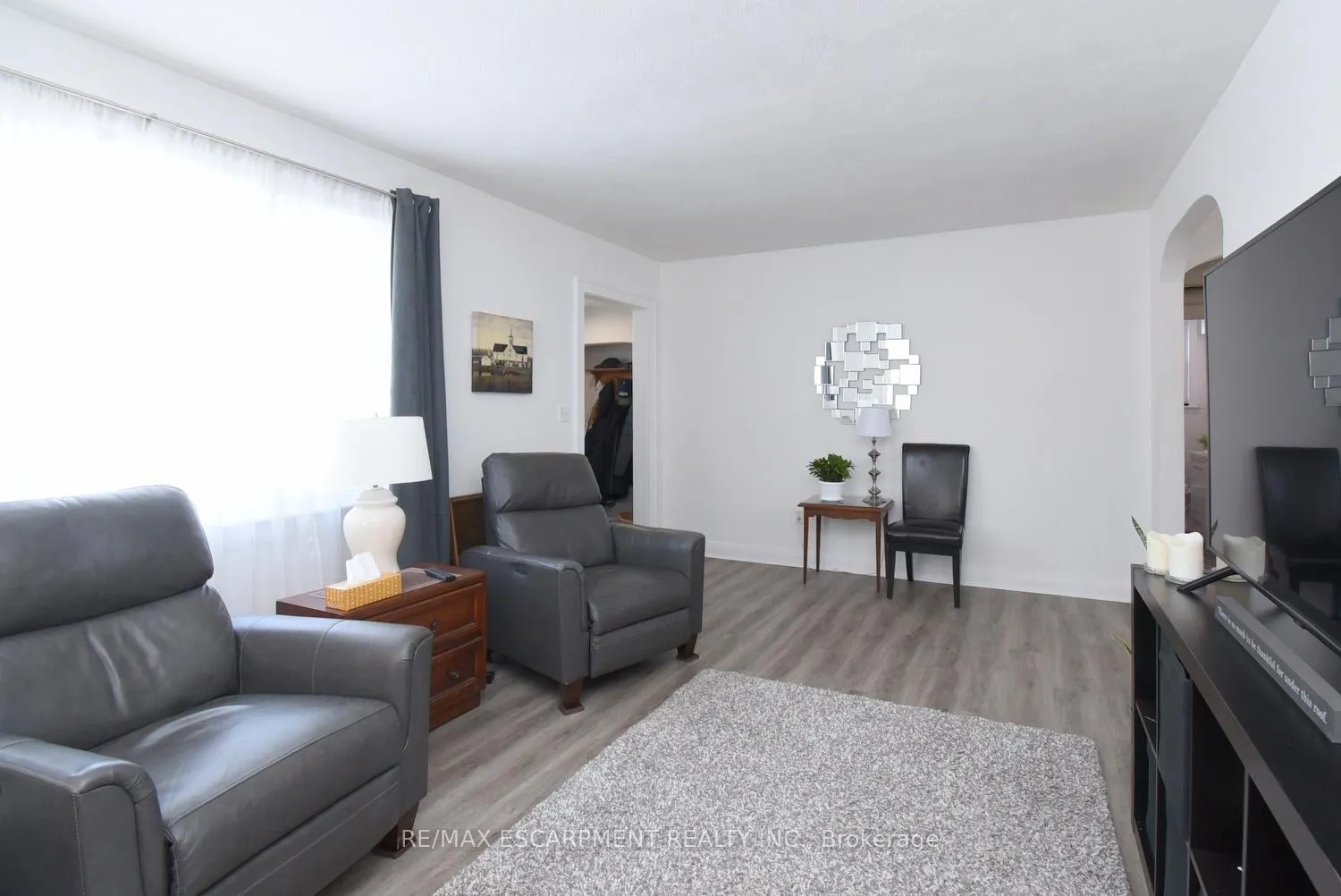 Photo 9 of 411 Ross Avenue, Haldimand, Dunnville — HOMEH