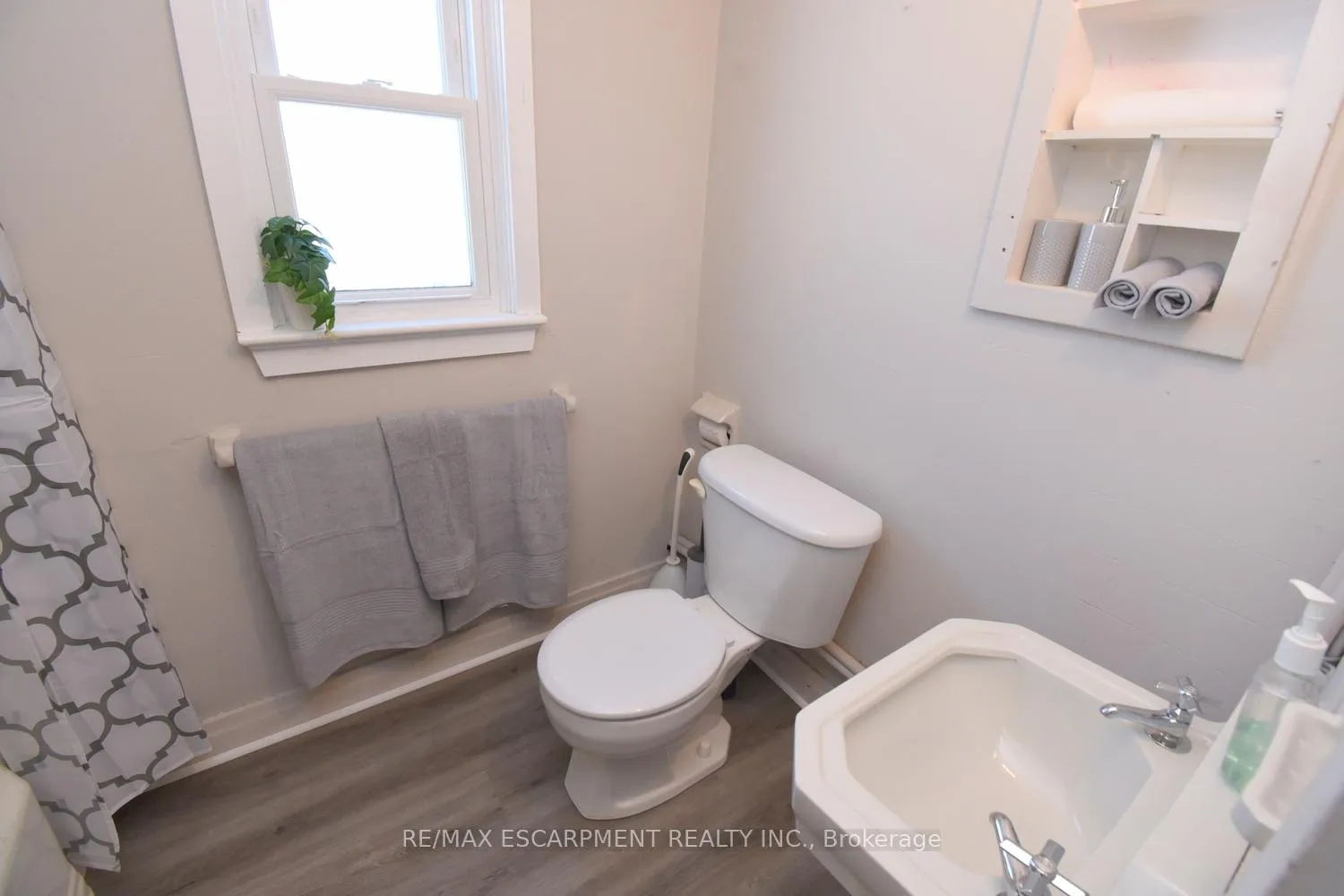 Photo 29 of 411 Ross Avenue, Haldimand, Dunnville — HOMEH