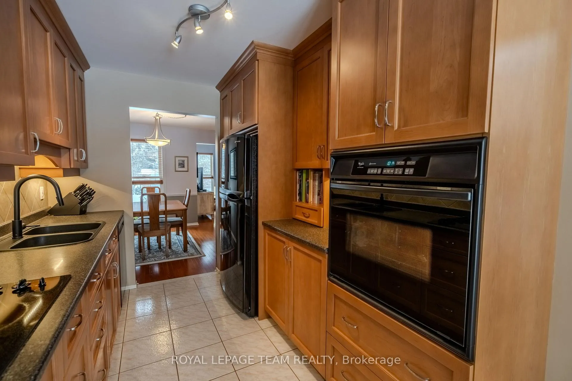 Photo 9 of 118 Seabrooke Drive, Ottawa, Kanata - Glencairn/Hazeldean — HOMEH
