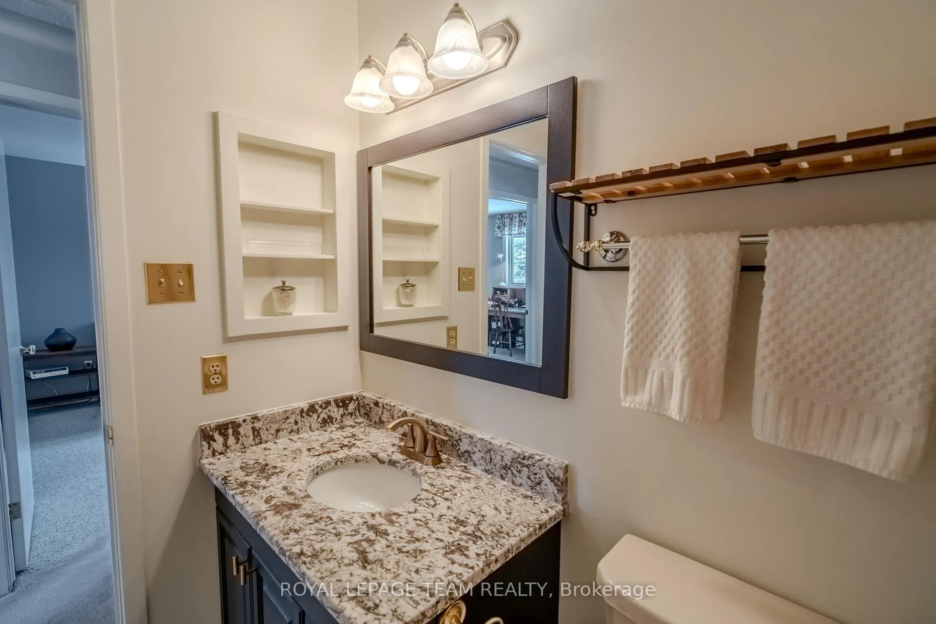 Photo 28 of 118 Seabrooke Drive, Ottawa, Kanata - Glencairn/Hazeldean — HOMEH
