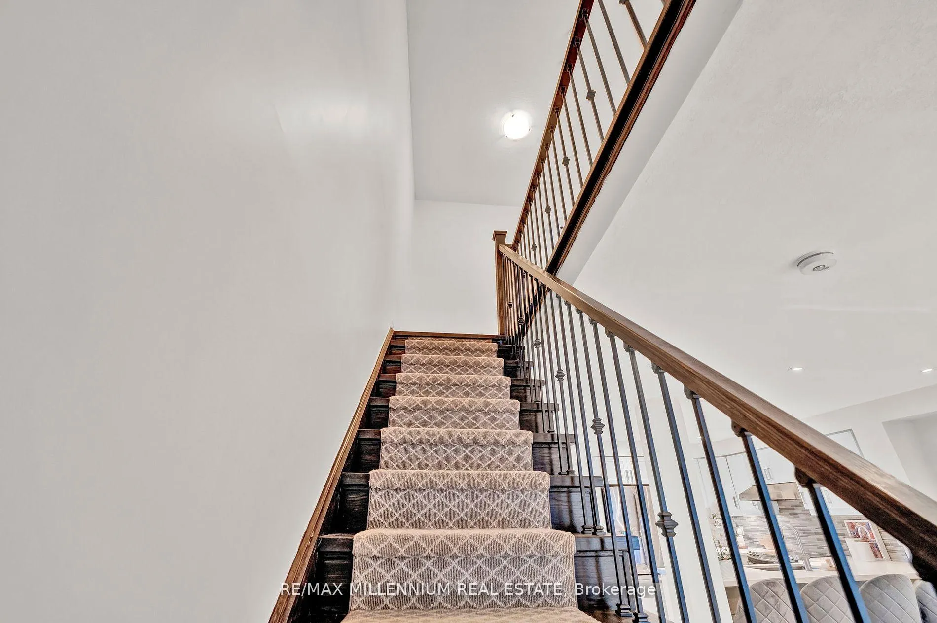 Photo 21 of 34 Mayland Trail, Hamilton, Stoney Creek — HOMEH