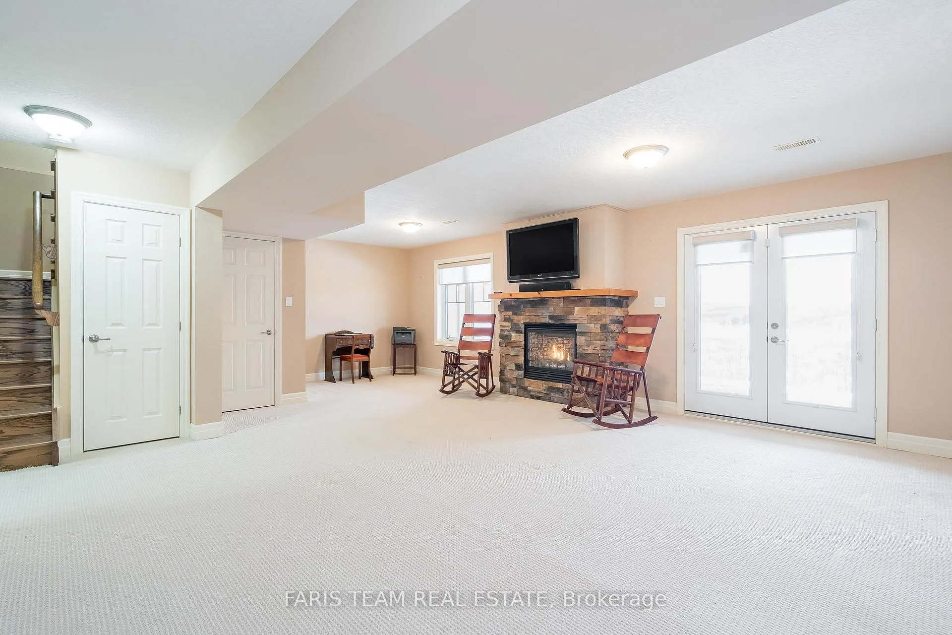 Photo 11 of 34 Drummond Drive, Penetanguishene — HOMEH