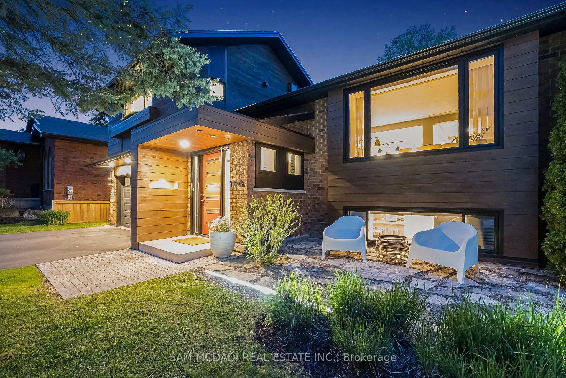 Photo 3 of 642 Red Pine Drive, Waterloo — HOMEH