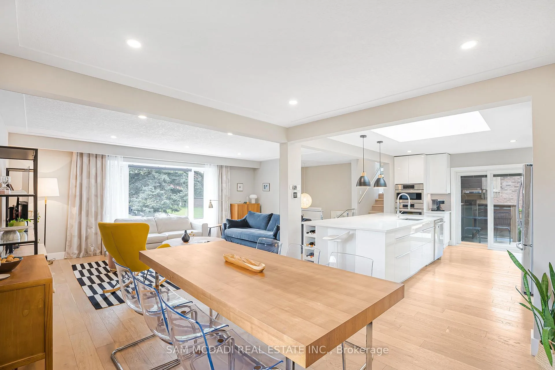 Photo 12 of 642 Red Pine Drive, Waterloo — HOMEH