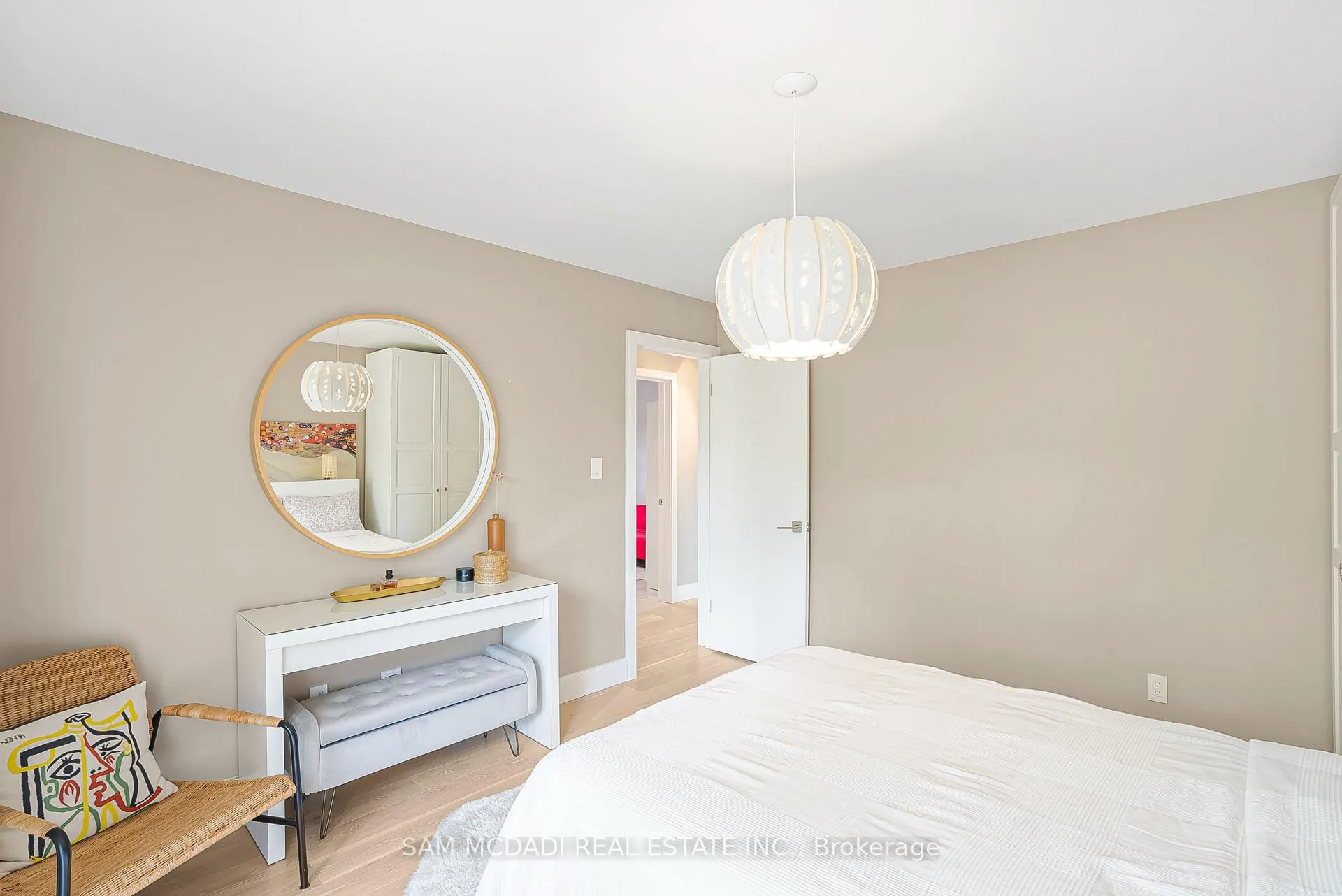 Photo 17 of 642 Red Pine Drive, Waterloo — HOMEH