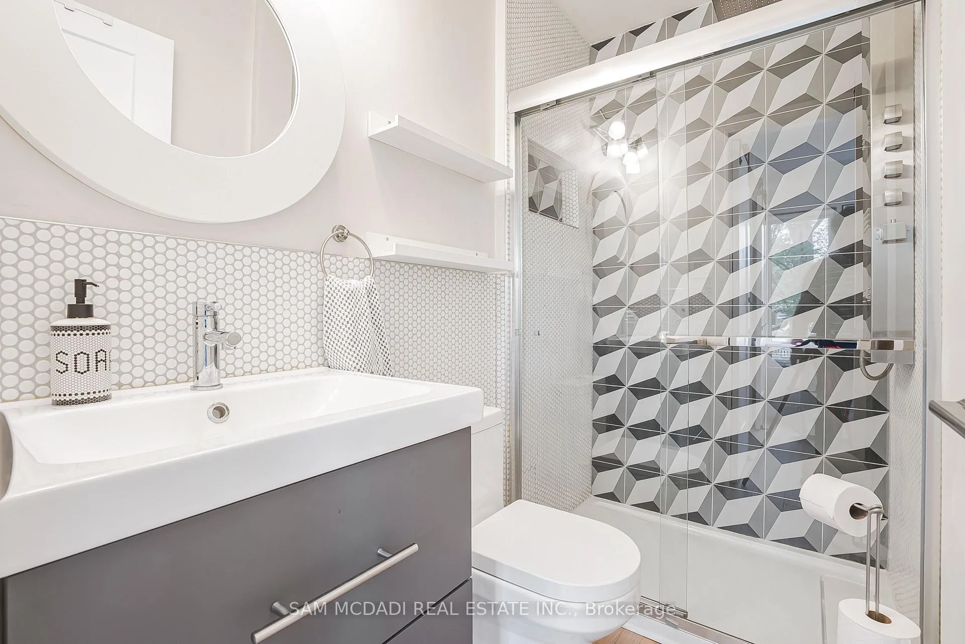 Photo 22 of 642 Red Pine Drive, Waterloo — HOMEH