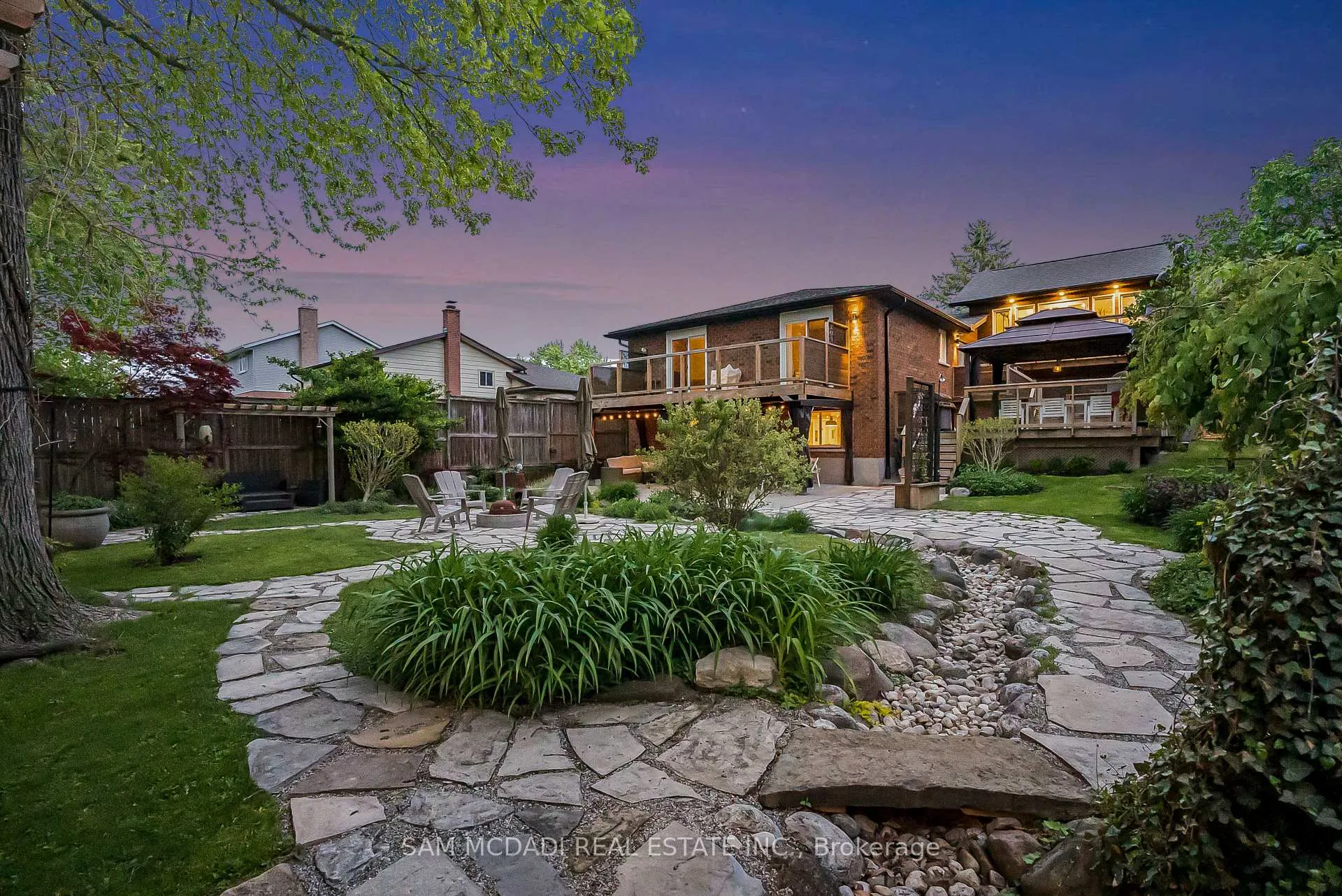 Photo 37 of 642 Red Pine Drive, Waterloo — HOMEH