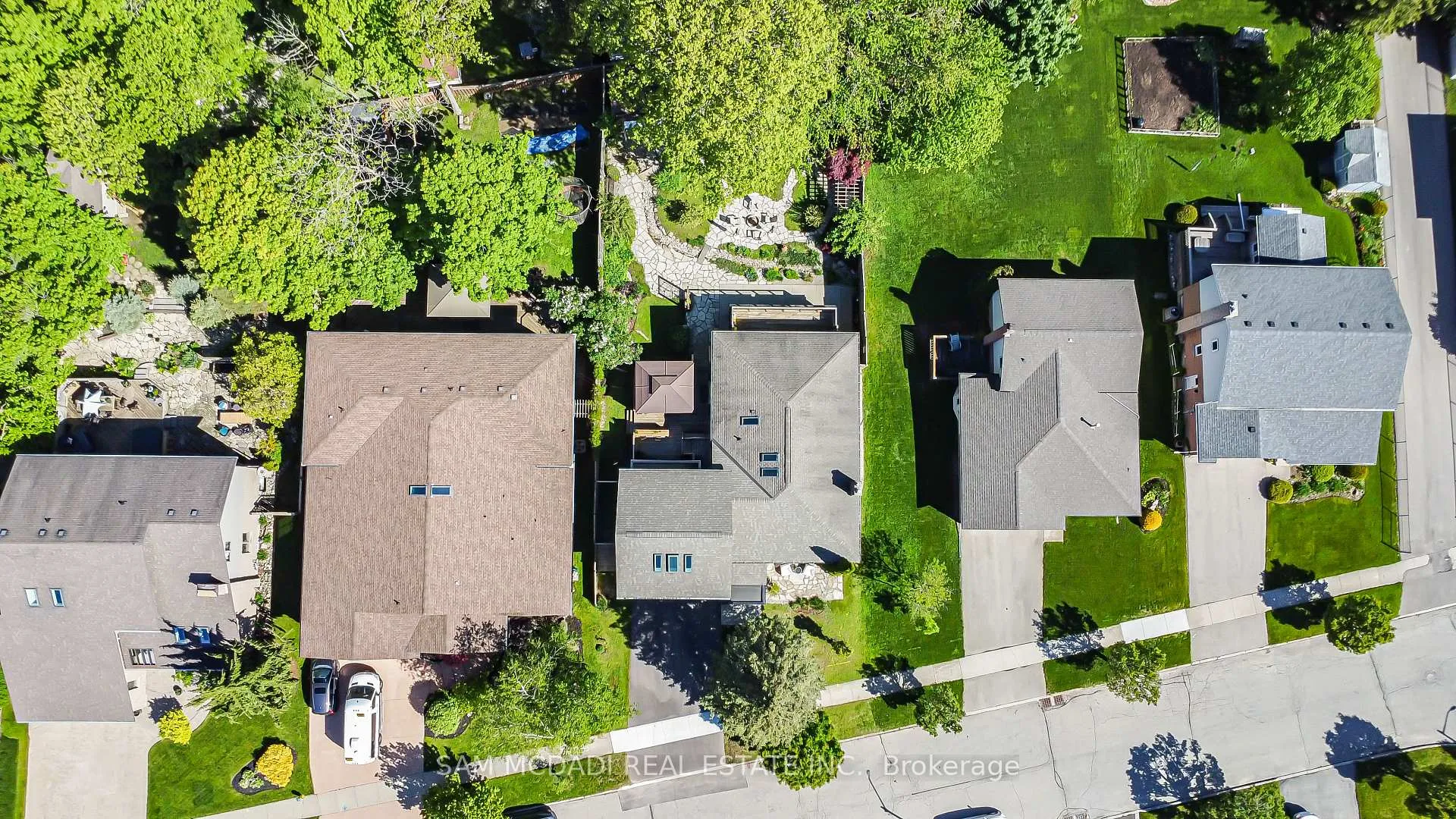 Photo 38 of 642 Red Pine Drive, Waterloo — HOMEH