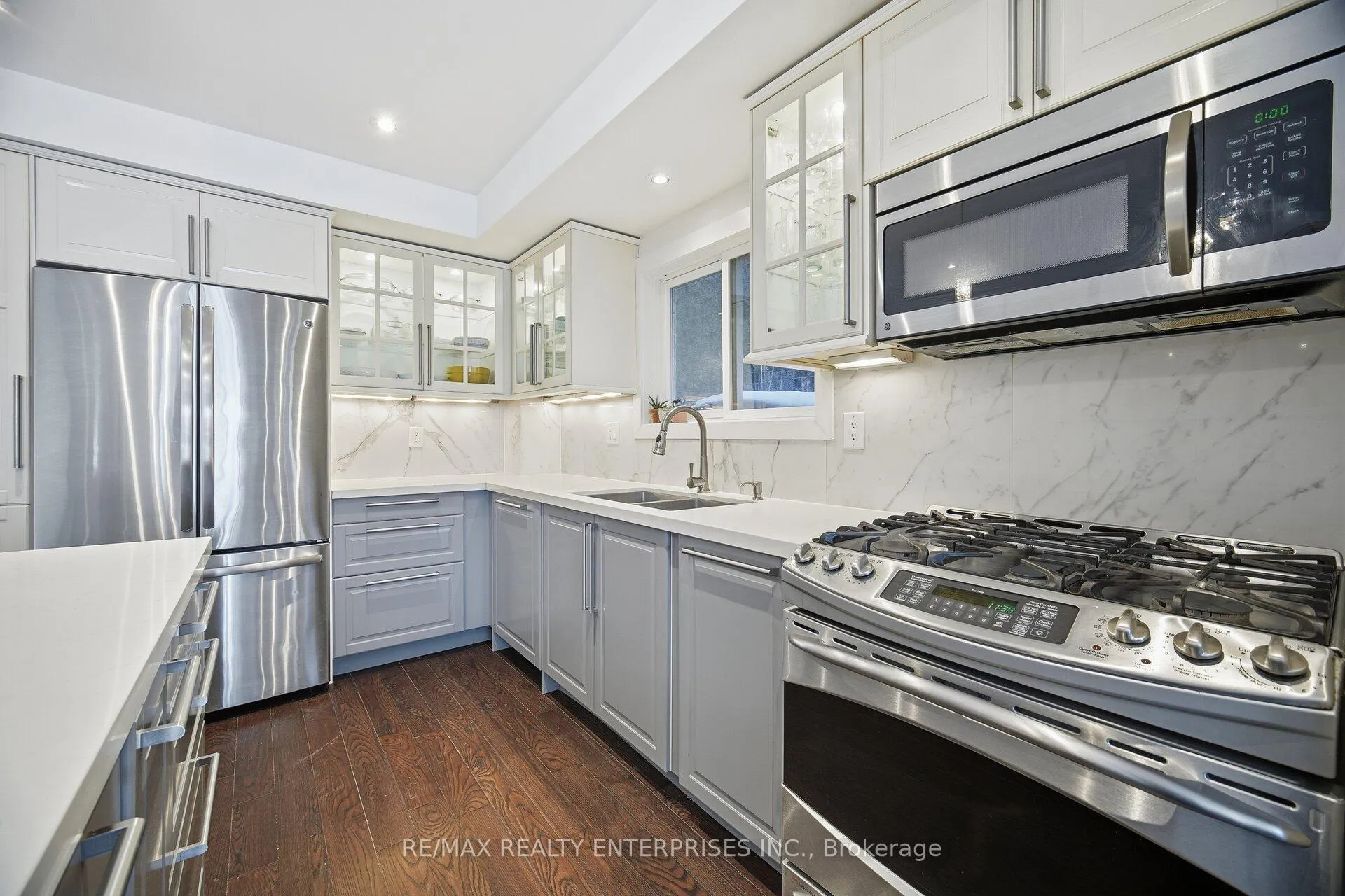 Photo 4 of 2401 Stefi Trail, Oakville, River Oaks — HOMEH
