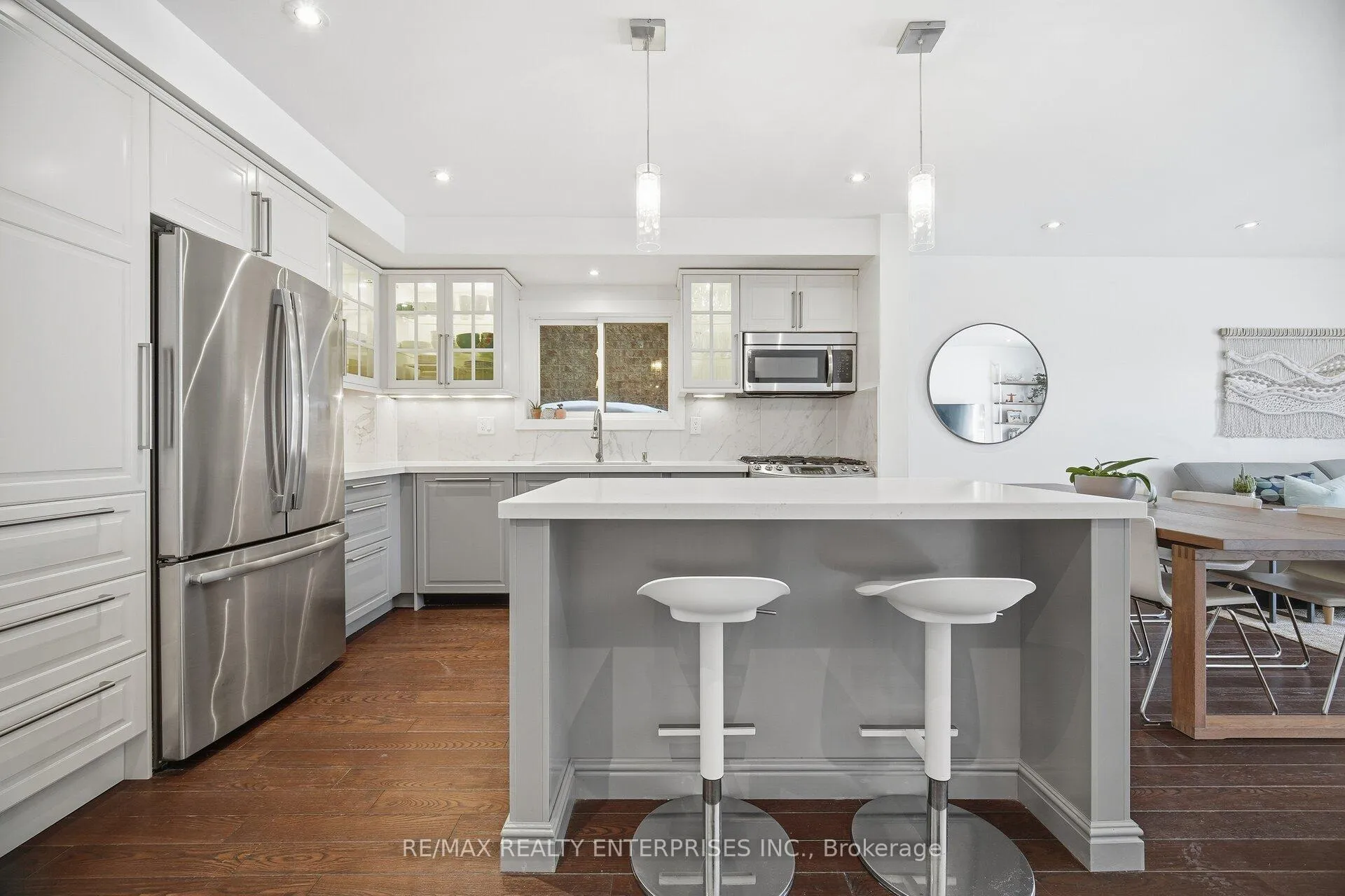 Photo 5 of 2401 Stefi Trail, Oakville, River Oaks — HOMEH