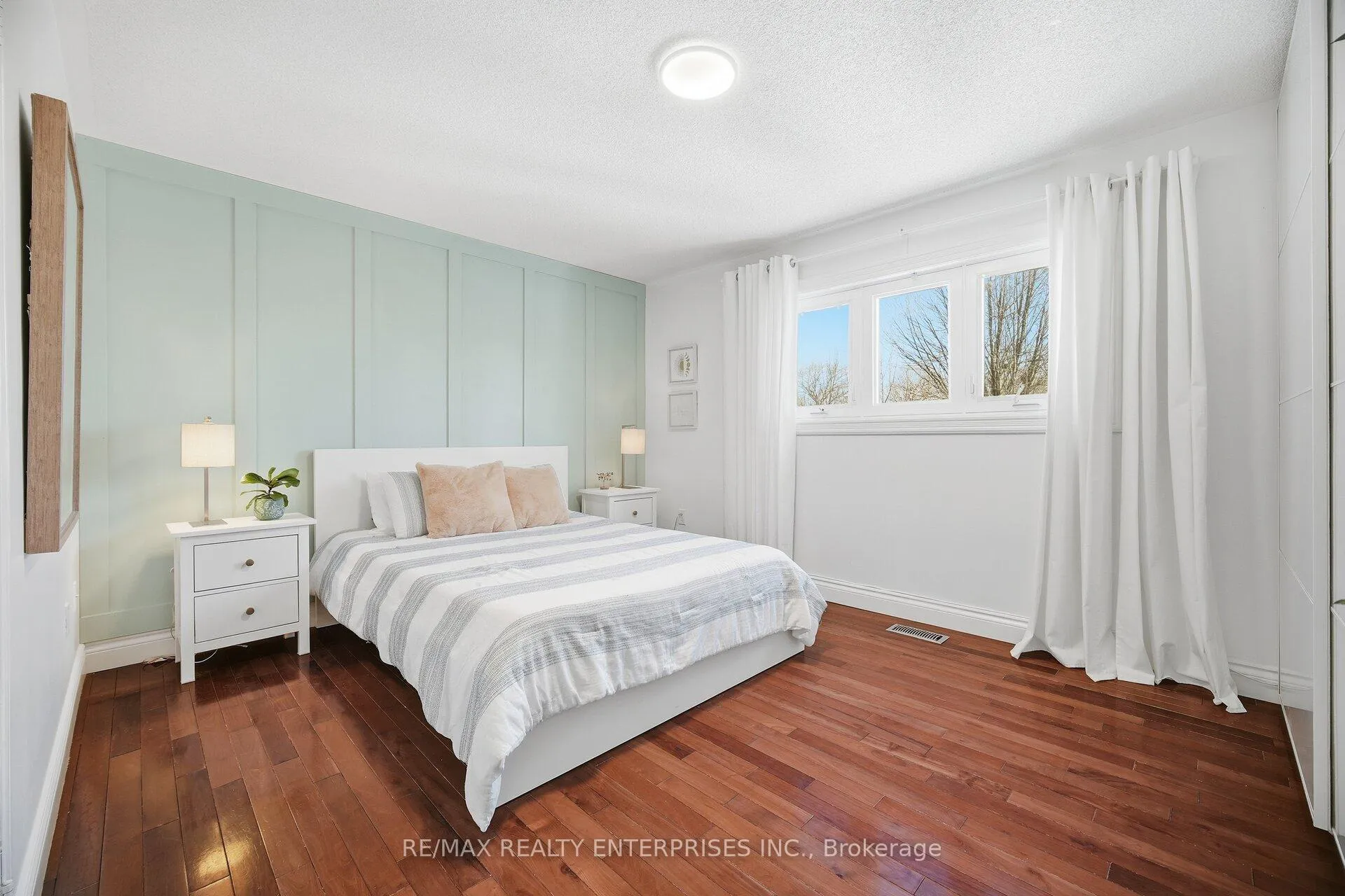 Photo 11 of 2401 Stefi Trail, Oakville, River Oaks — HOMEH