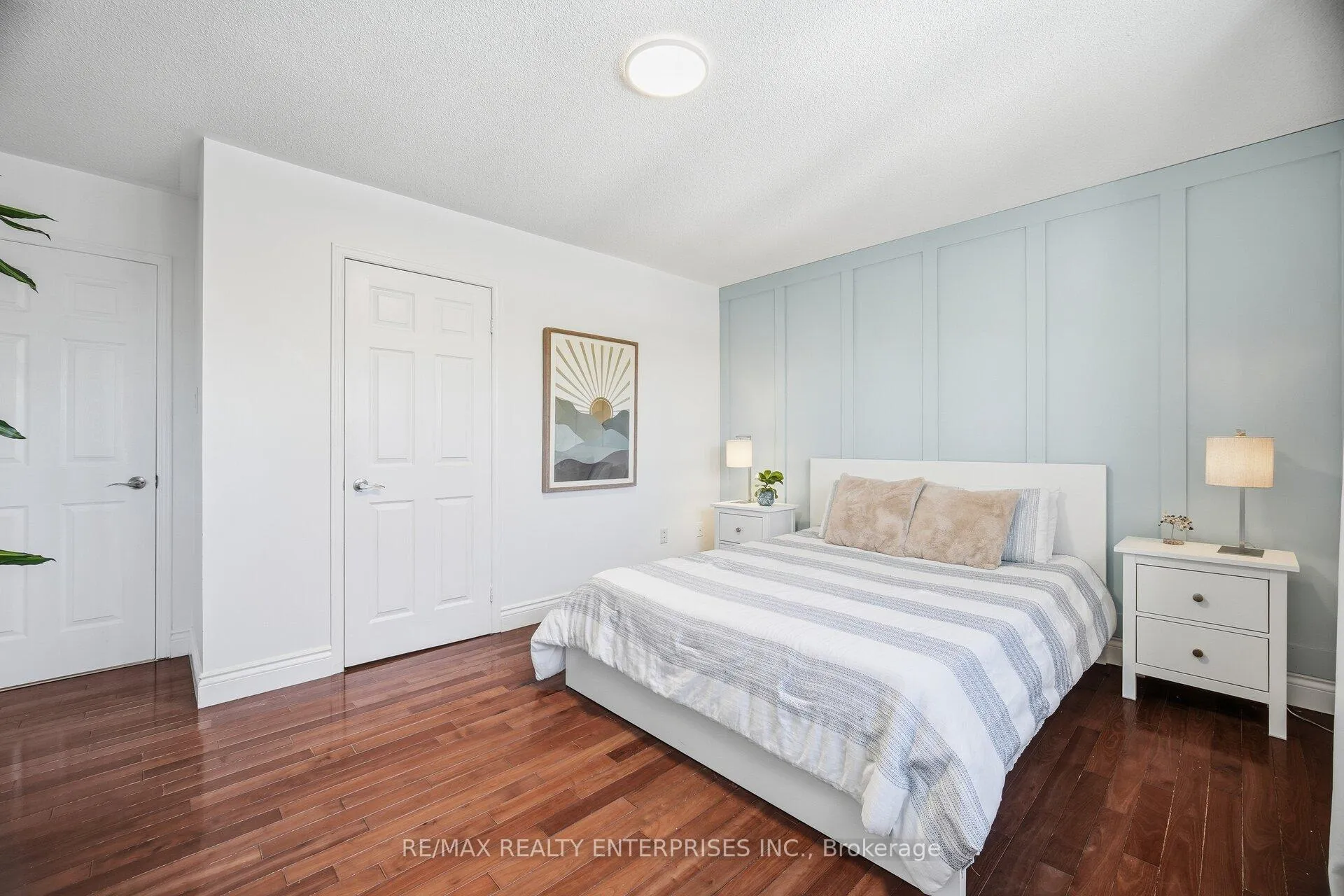 Photo 12 of 2401 Stefi Trail, Oakville, River Oaks — HOMEH