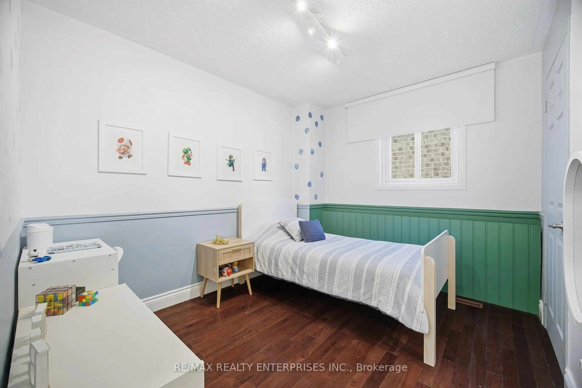 Photo 15 of 2401 Stefi Trail, Oakville, River Oaks — HOMEH