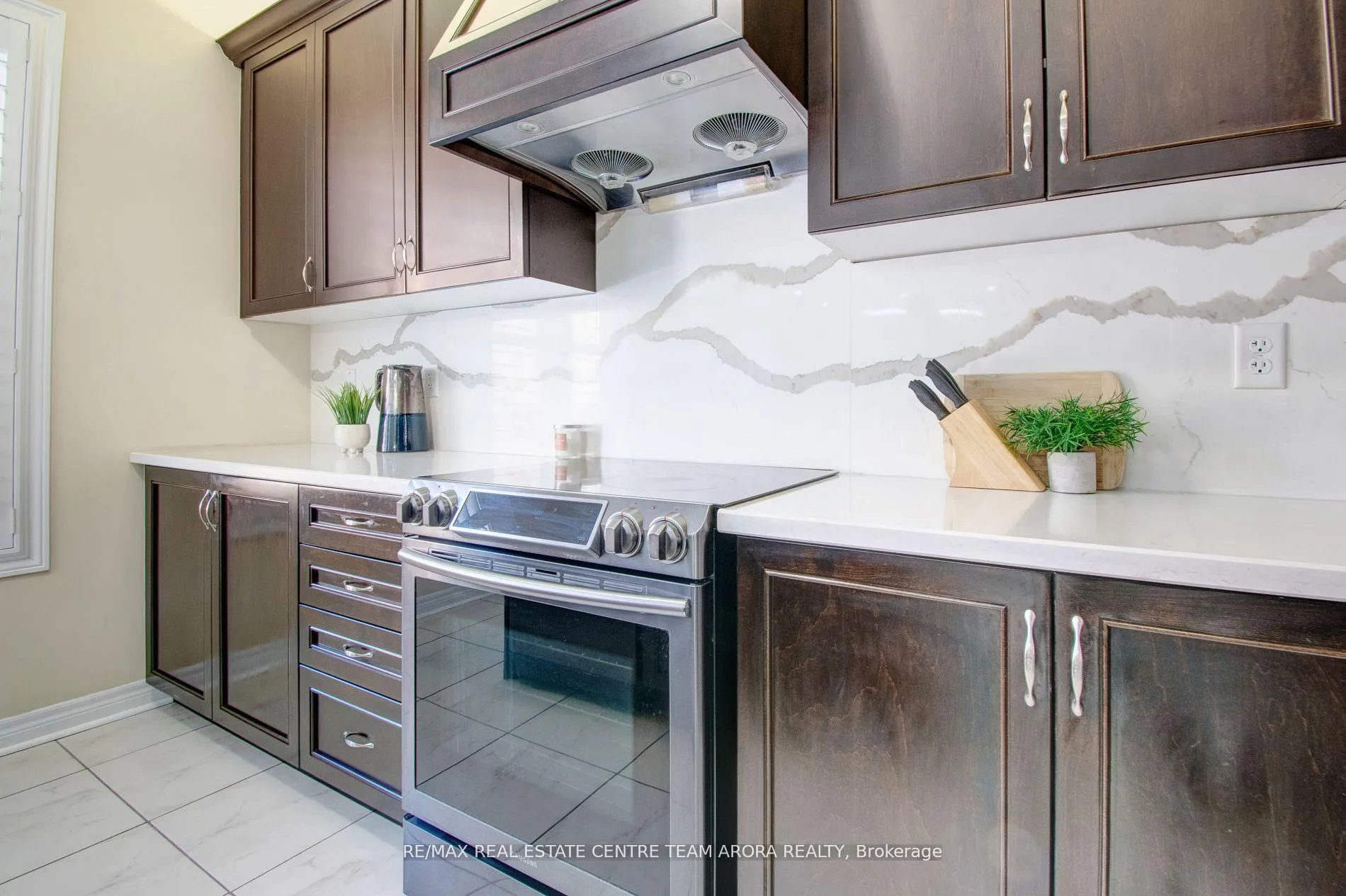 Photo 12 of 18 Fulmer Road, Brampton, Northwest Brampton — HOMEH