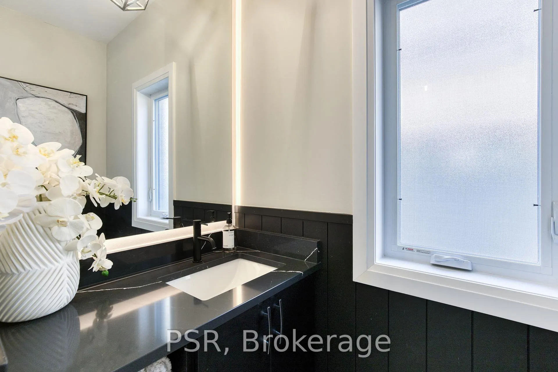 Photo 4 of 545 Doonwoods Crescent, Kitchener — HOMEH