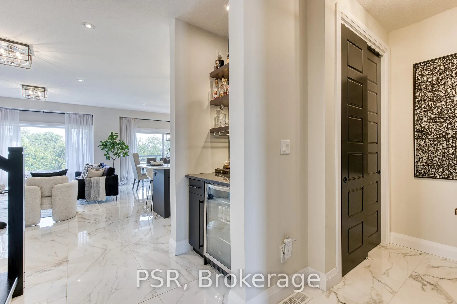 Photo 5 of 545 Doonwoods Crescent, Kitchener — HOMEH