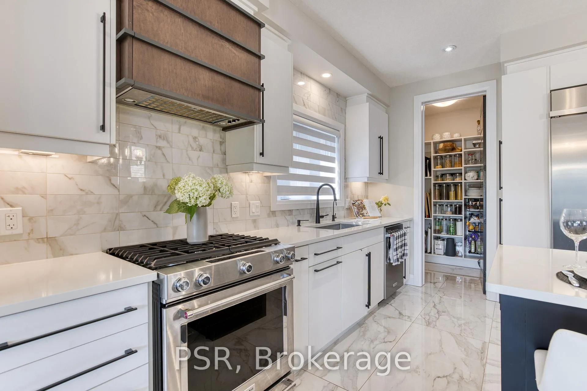 Photo 12 of 545 Doonwoods Crescent, Kitchener — HOMEH