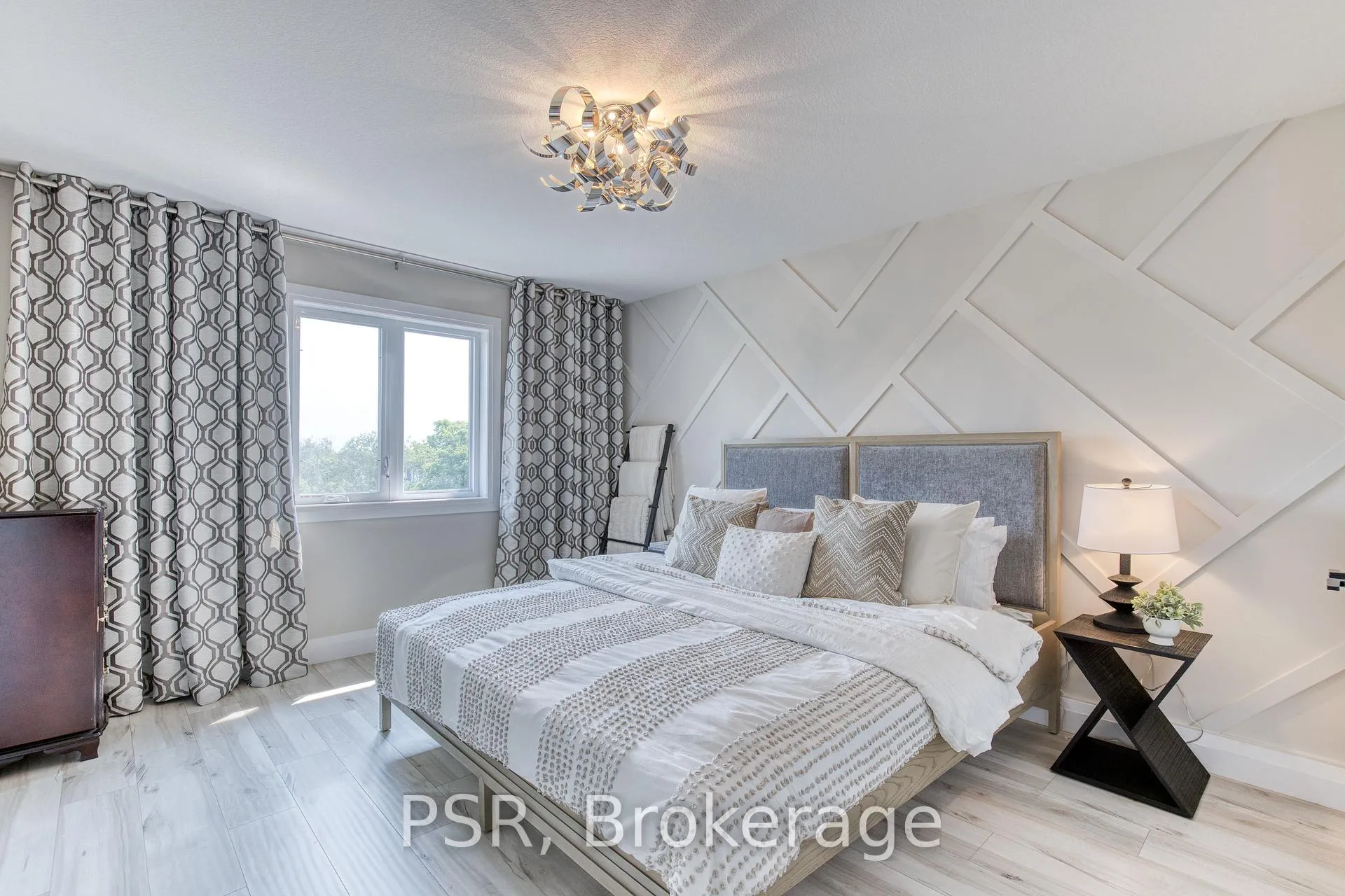 Photo 35 of 545 Doonwoods Crescent, Kitchener — HOMEH